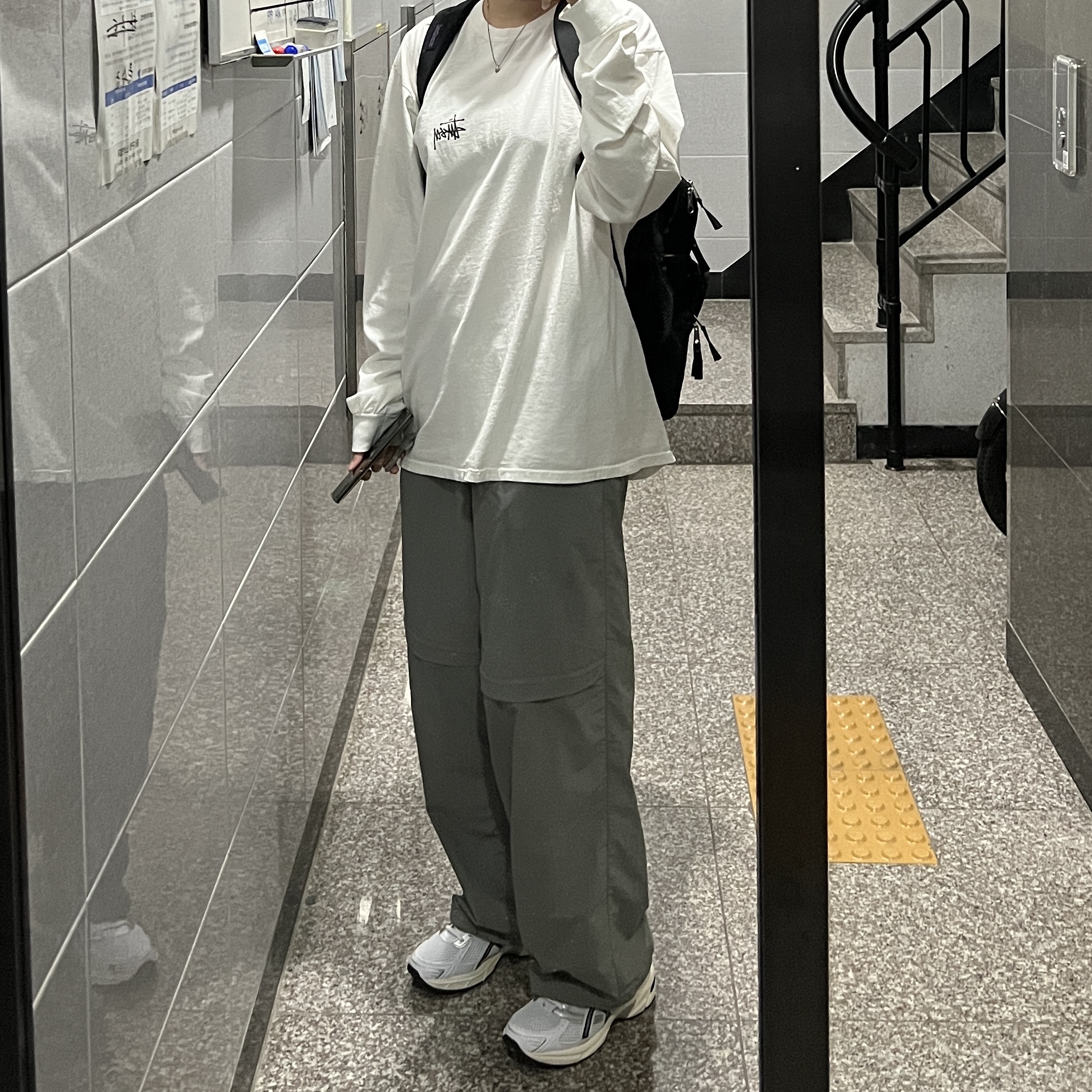 (W) Asics Gel-1130 White Midnight, Stussy Basic Stussy Pigment Dyed LS T-Shirt Natural 2023 착용 스타일