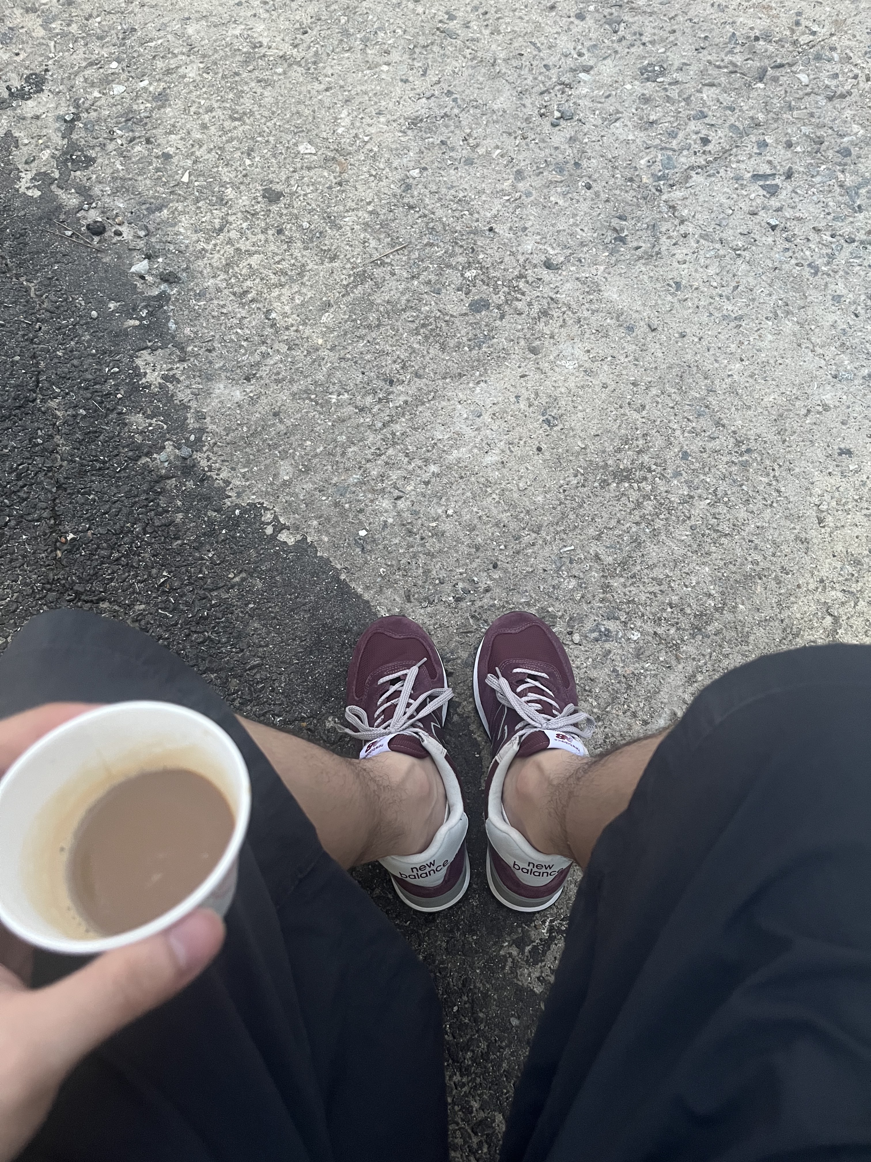 New Balance 574 Burgundy - D Standard 착용 스타일 - 1
