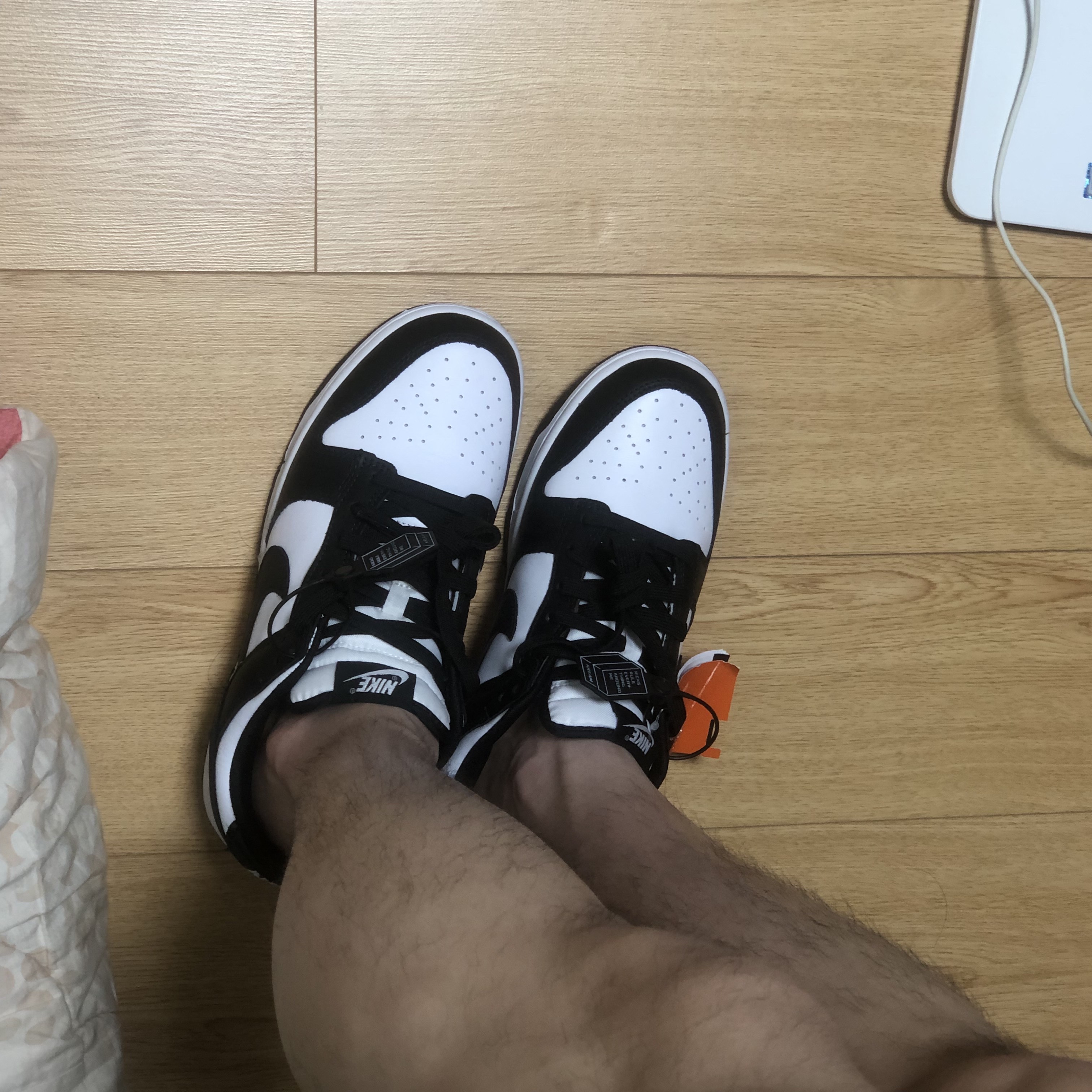 Nike Dunk Low Retro Black 착용 스타일 - 1