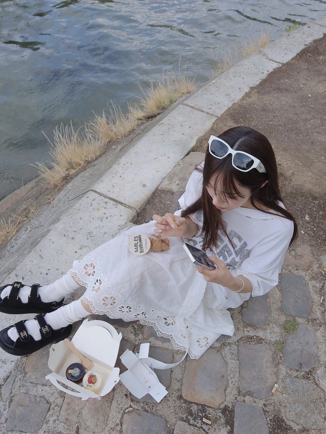 (W) Chanel Sandals Mixed Fibers & Black 착용 스타일 - 1