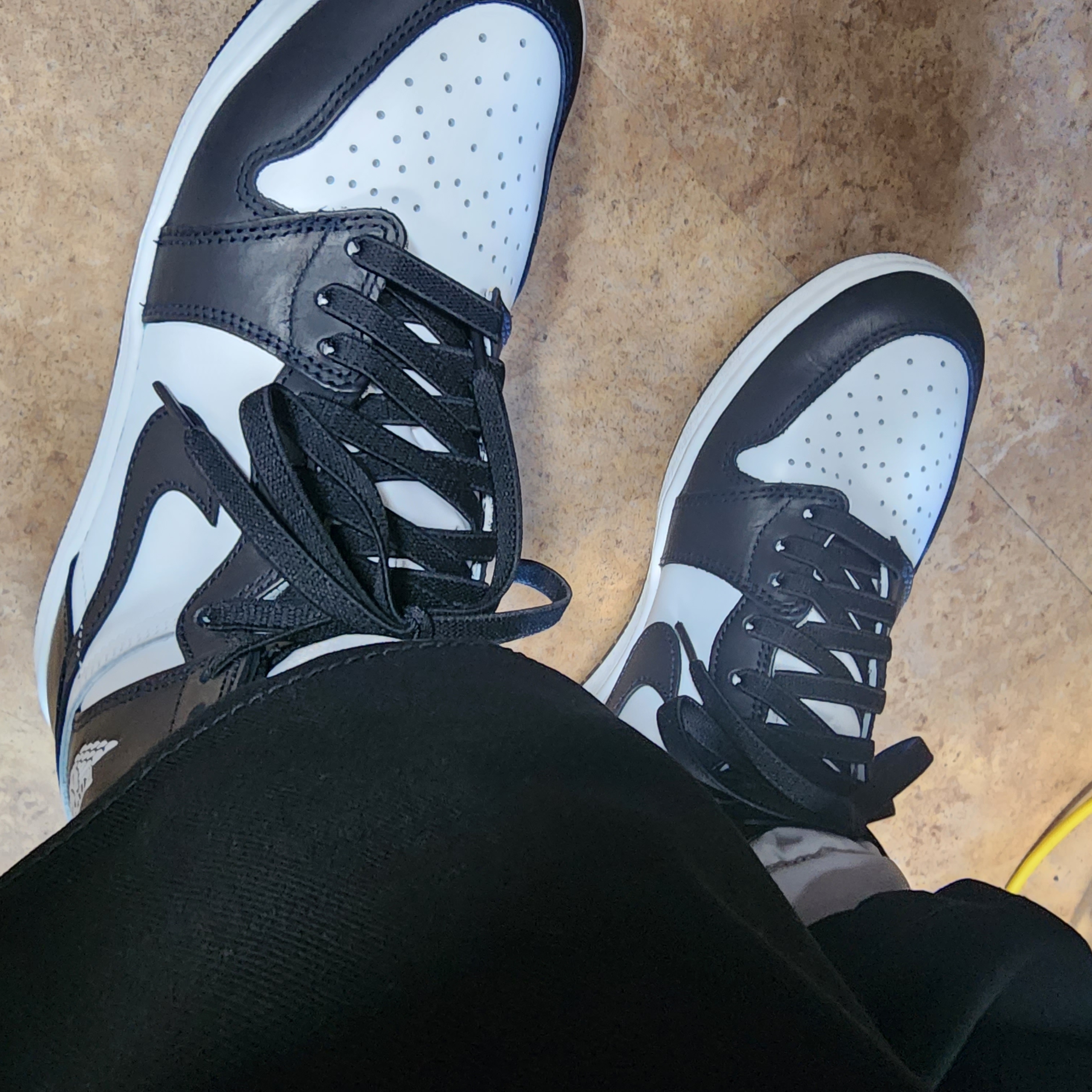 Jordan 1 High 85 Black White 착용 스타일