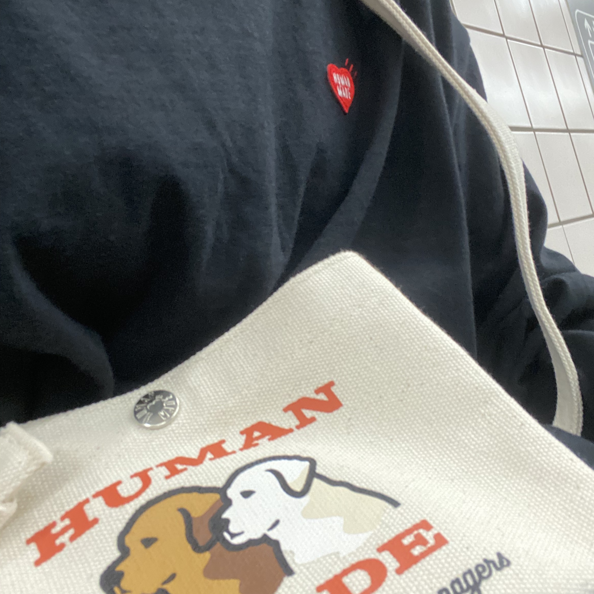 Human Made Mini Shoulder Bag White, Human Made Graphic L/S T-Shirt #3 Black 착용 스타일