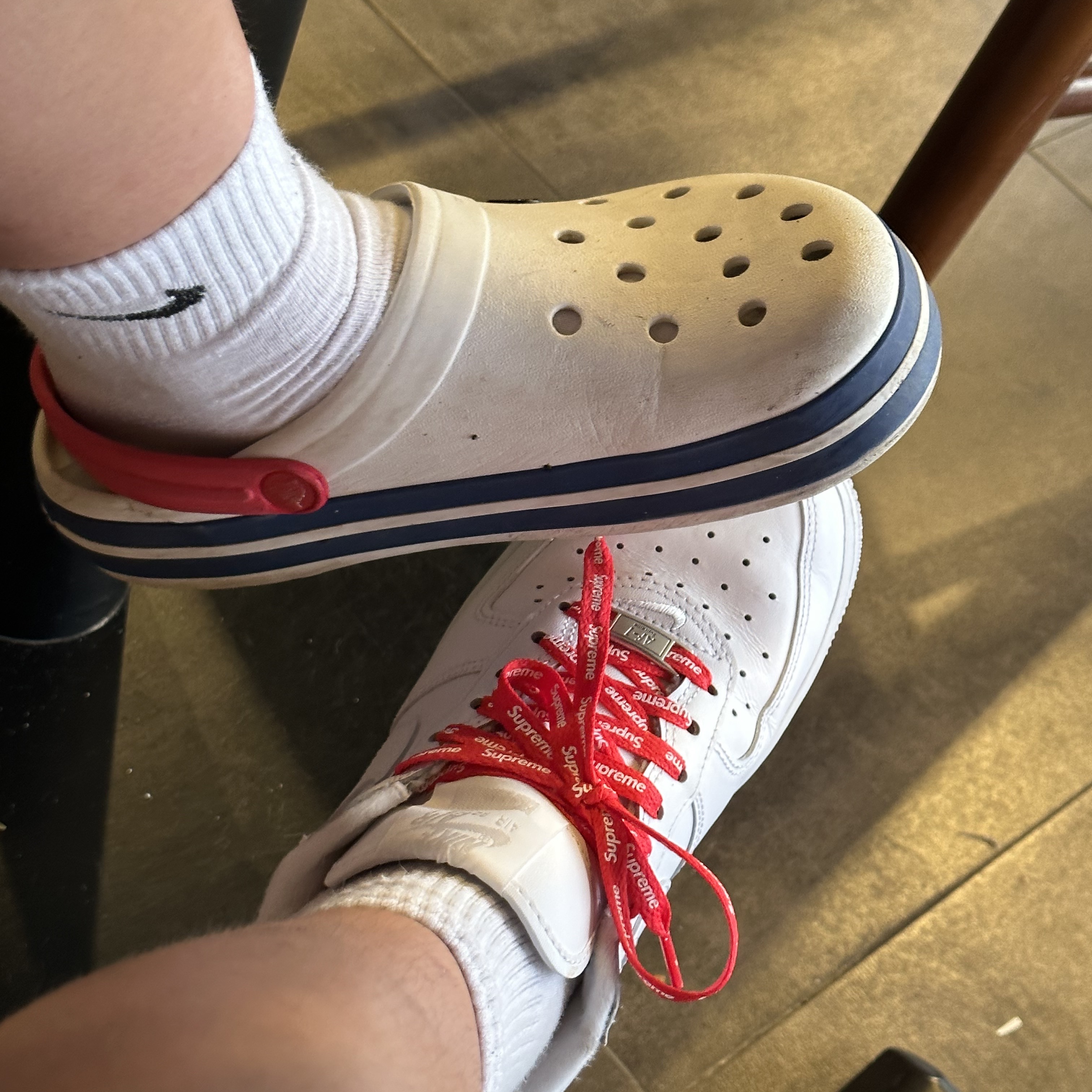 Nike x Supreme Air Force 1 Low White 착용 스타일