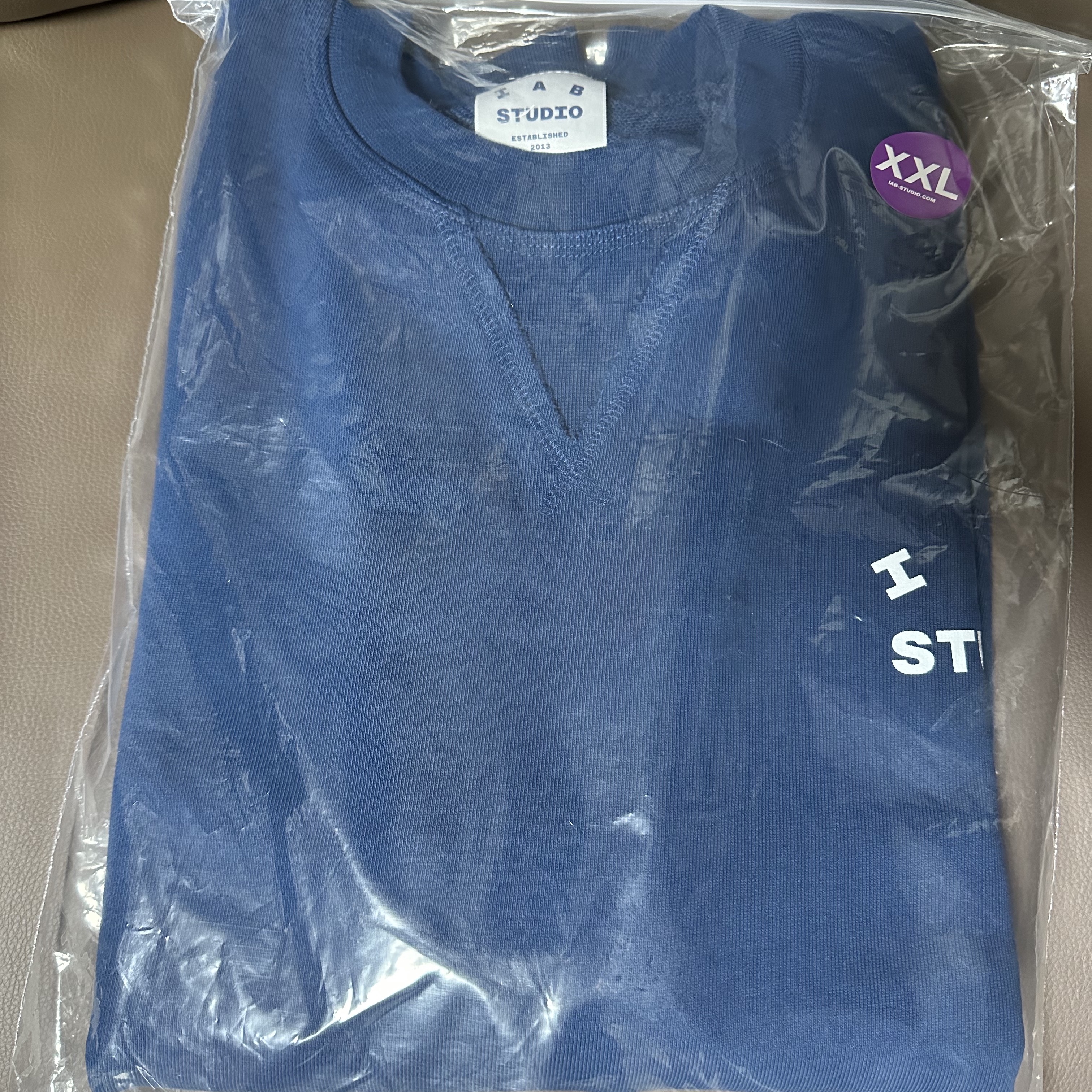 IAB Studio Heavy Short Sleeve Sweatshirt Navy - 23FW 착용 스타일