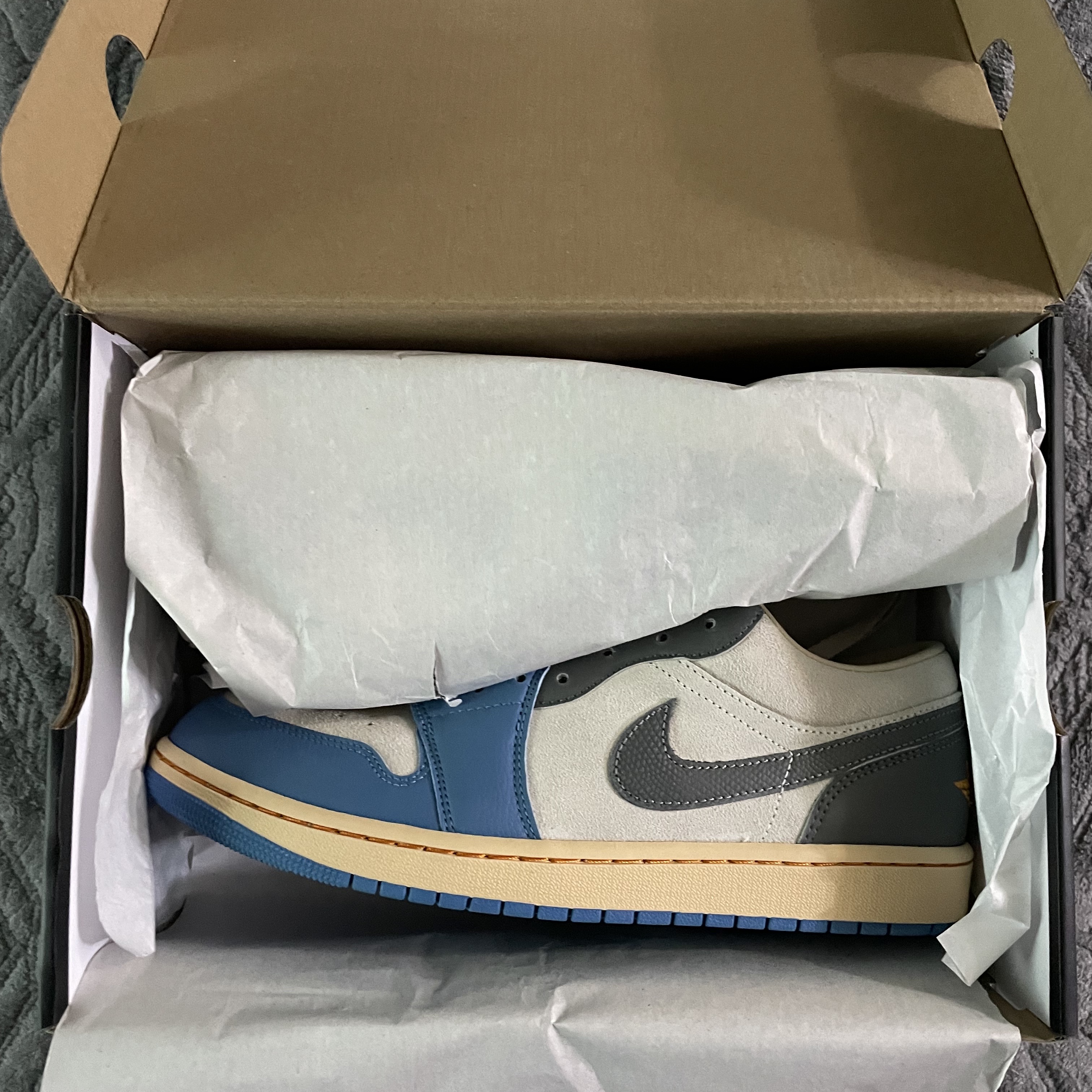Jordan 1 Low SE Tokyo 96 착용 스타일 - 1