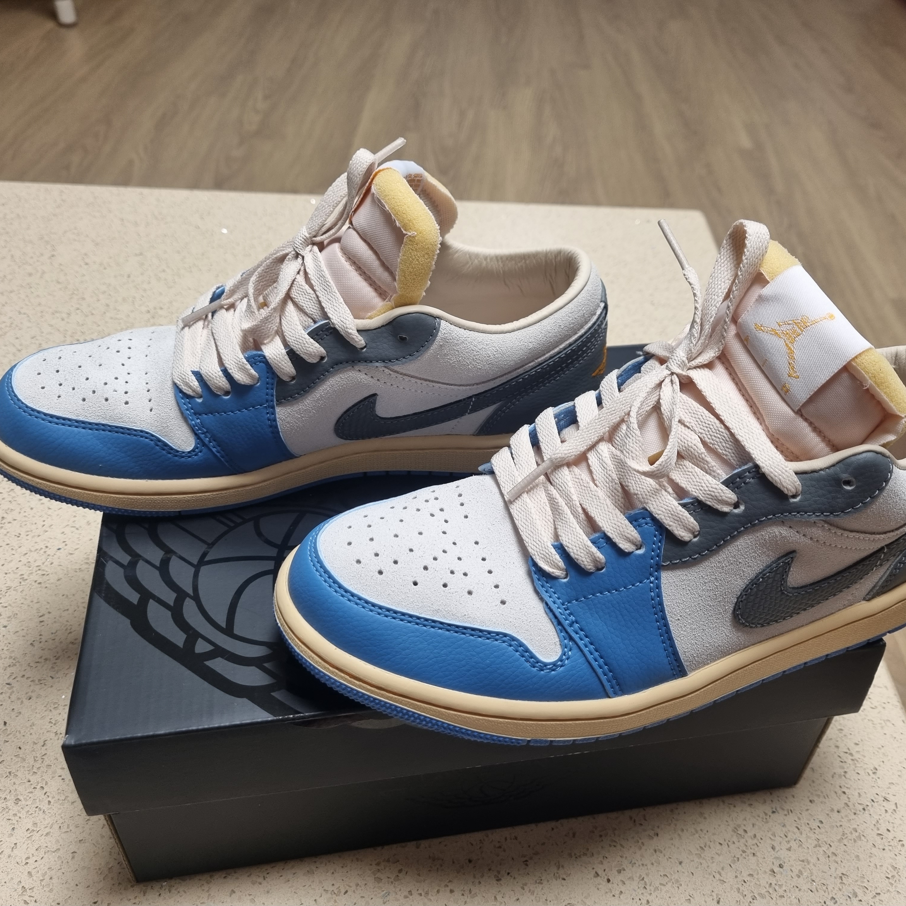 Jordan 1 Low SE Tokyo 96 착용 스타일