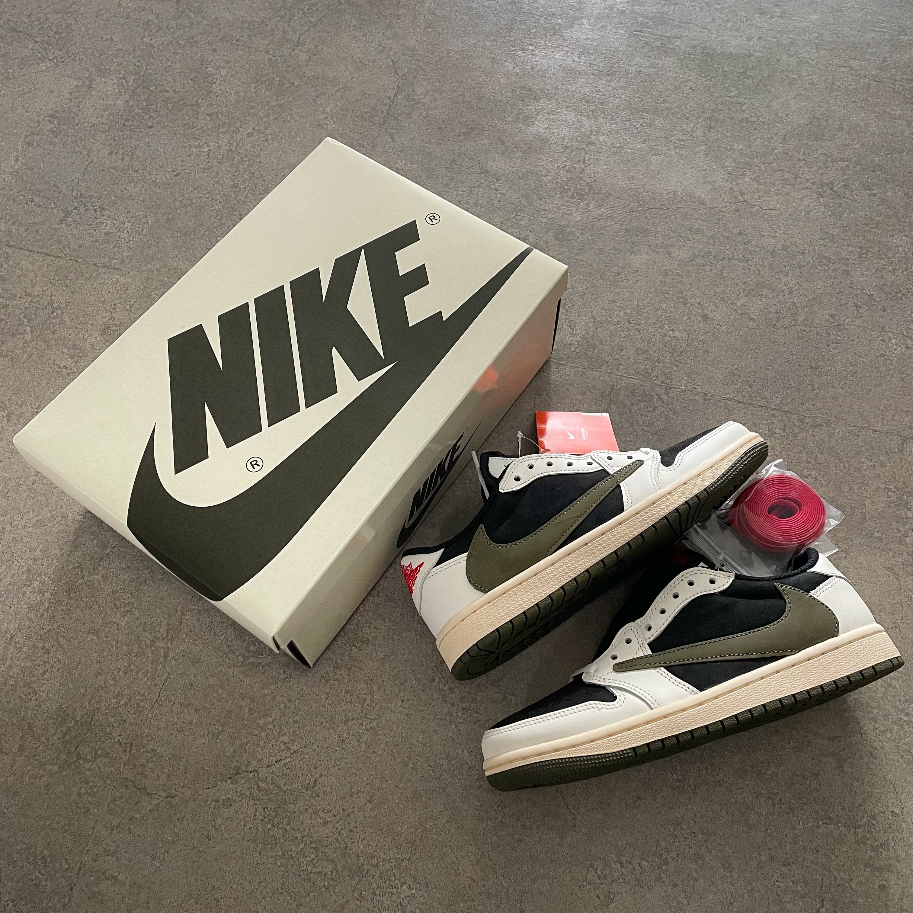 (W) Jordan 1 x Travis Scott Retro Low OG SP Medium Olive 착용 스타일
