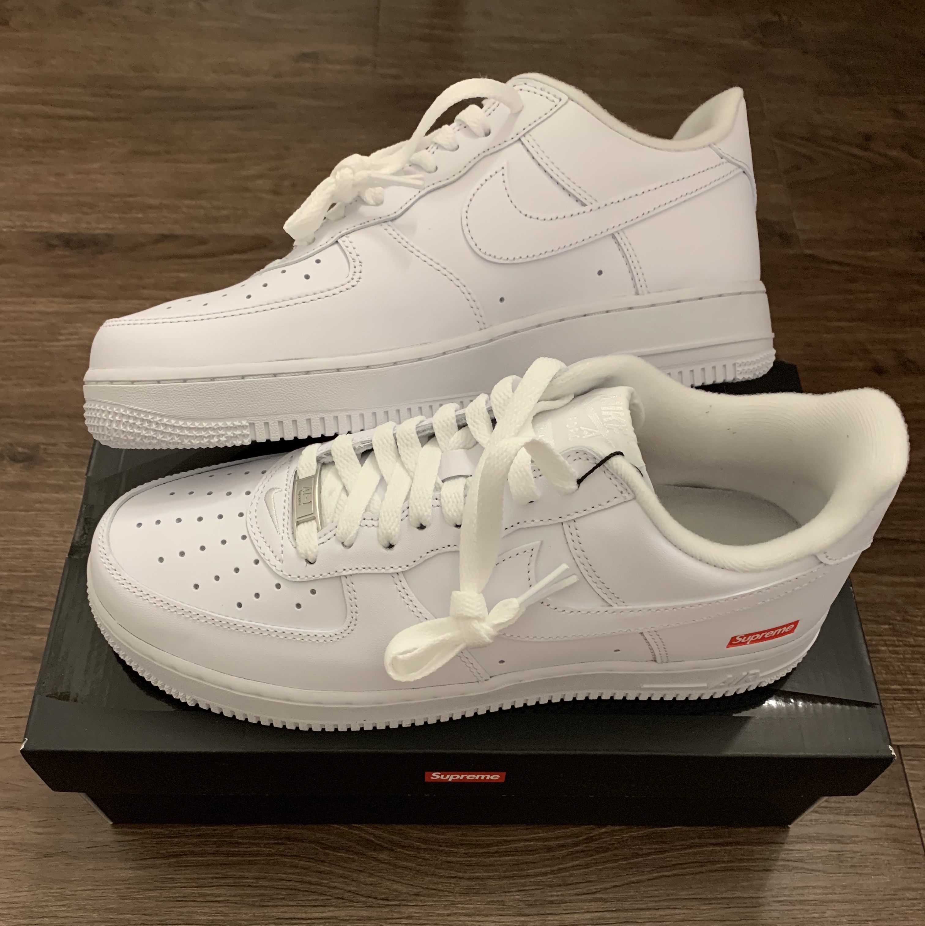 Nike x Supreme Air Force 1 Low White 착용 스타일