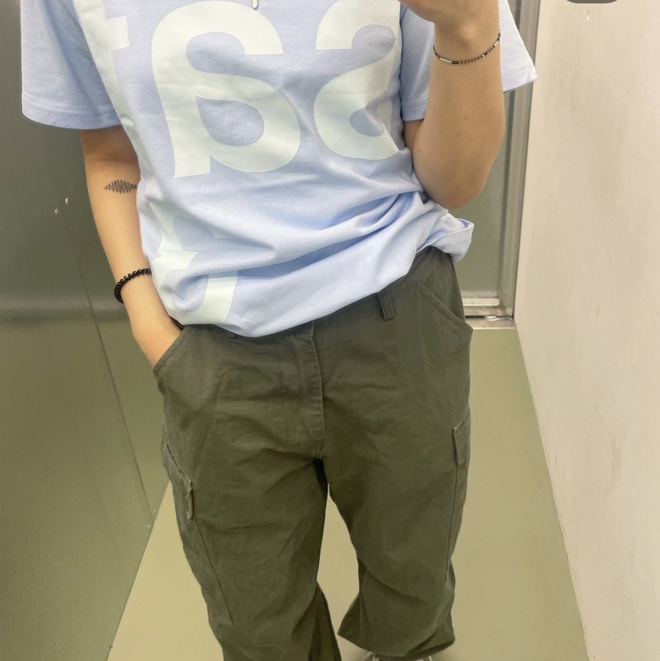 [KREAM 단독] Safarispot 1/2 Basic Safari T-Shirt Sky 착용 스타일 - 3
