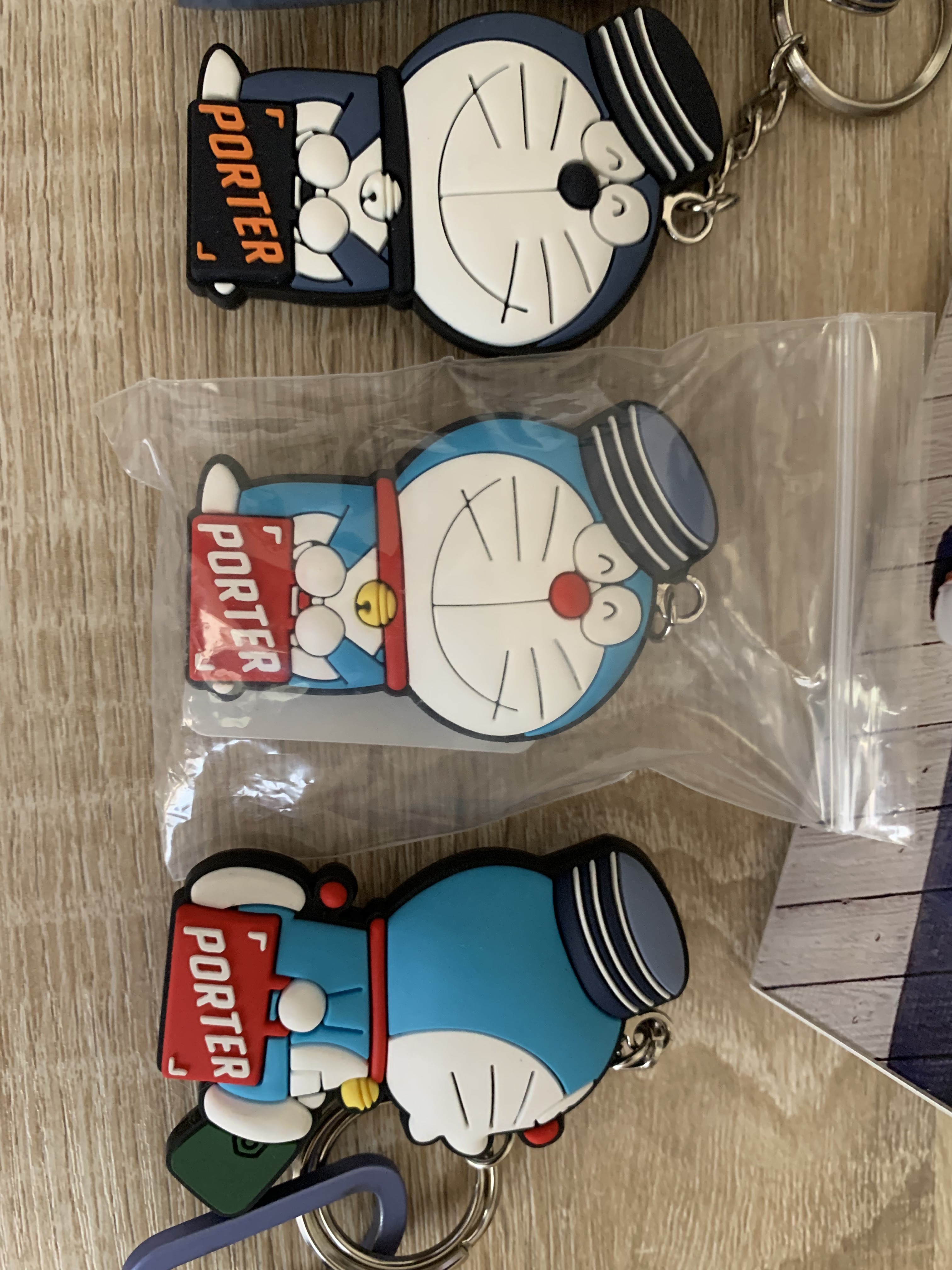 Porter x Doraemon Keyring Front Red 착용 스타일