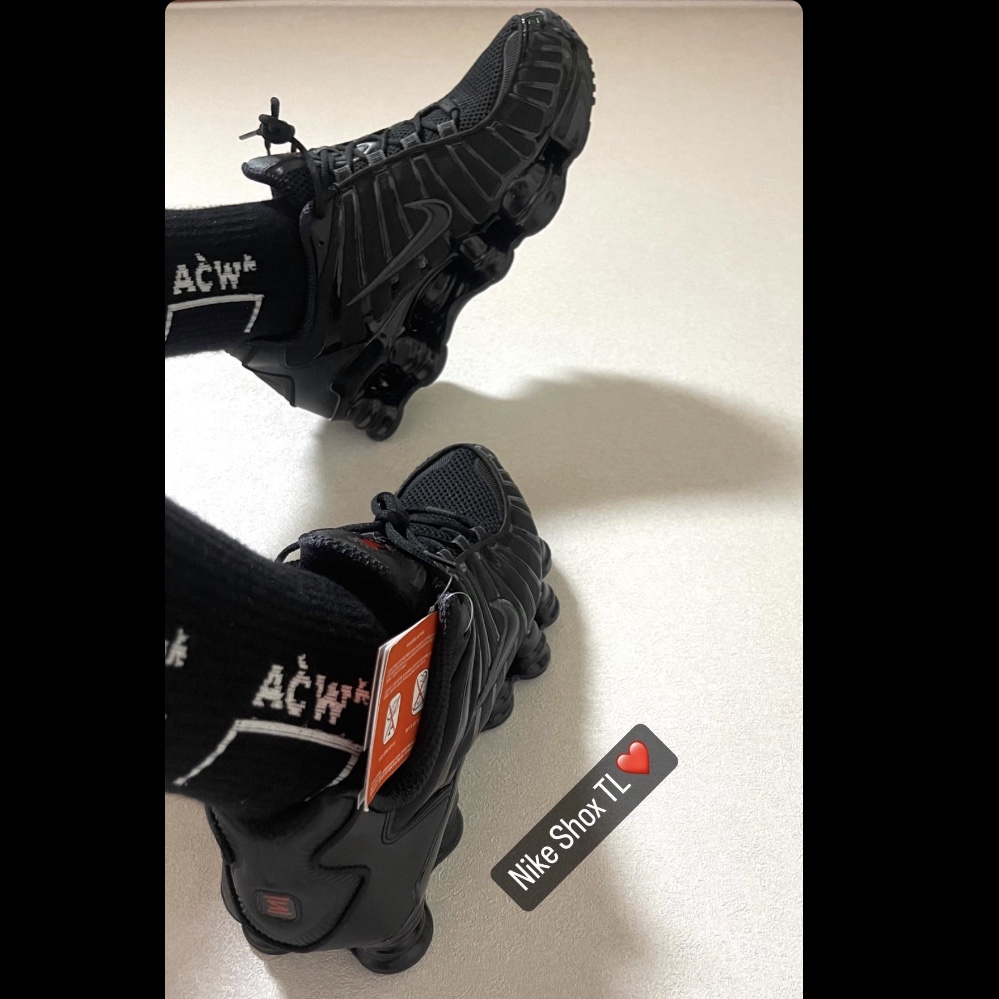 (W) Nike Shox TL Black and Max Orange 착용 스타일