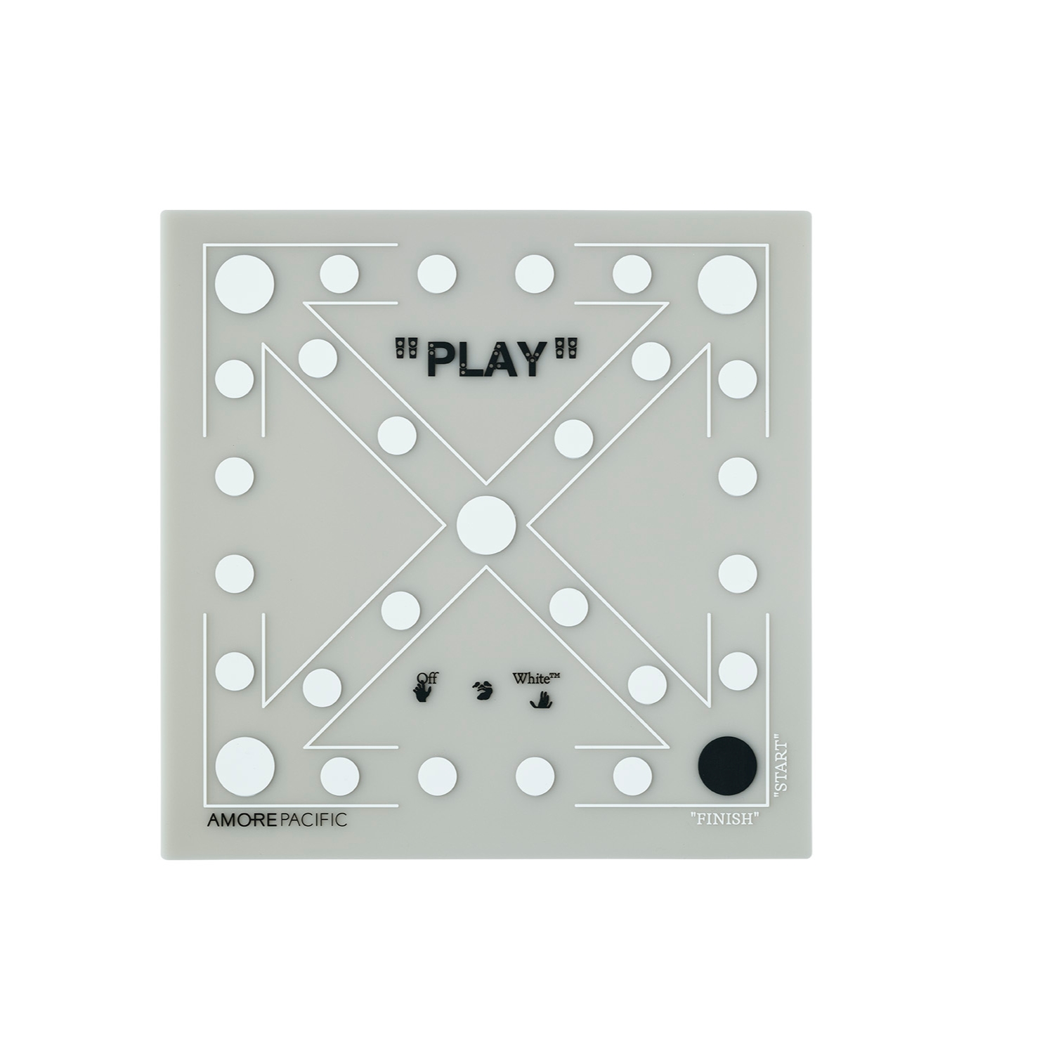 Off-White x Amore Pacific Play Kit 착용 스타일 - 2