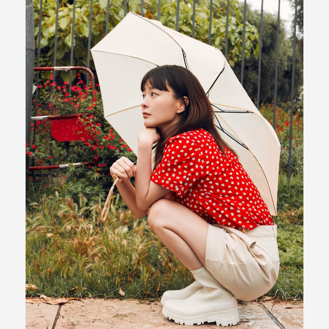 (W) Rockfishweatherwear Flatform Middle Rain Boots Cream 착용 스타일 - 3