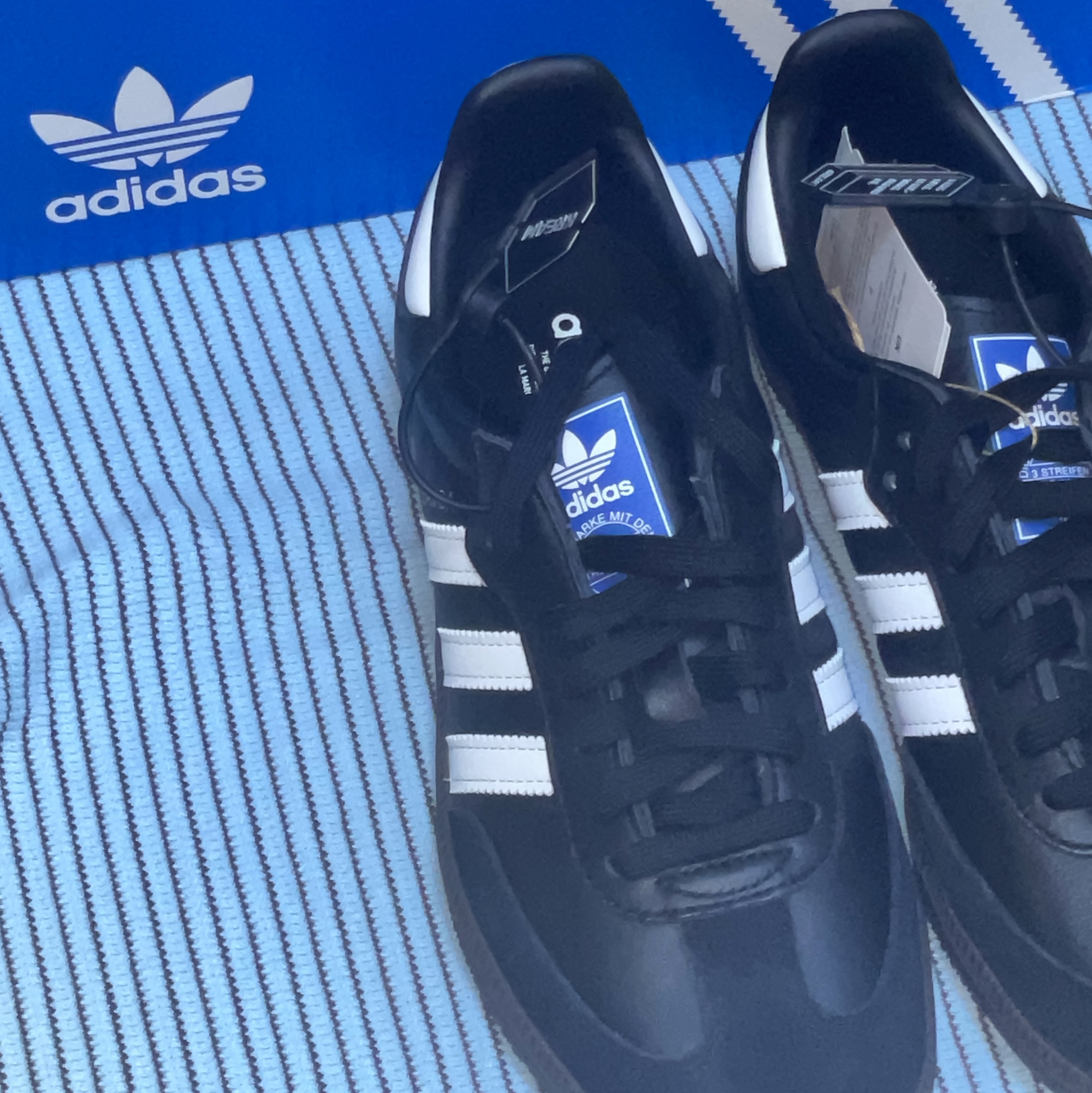 Adidas Samba OG Black White Gum 착용 스타일