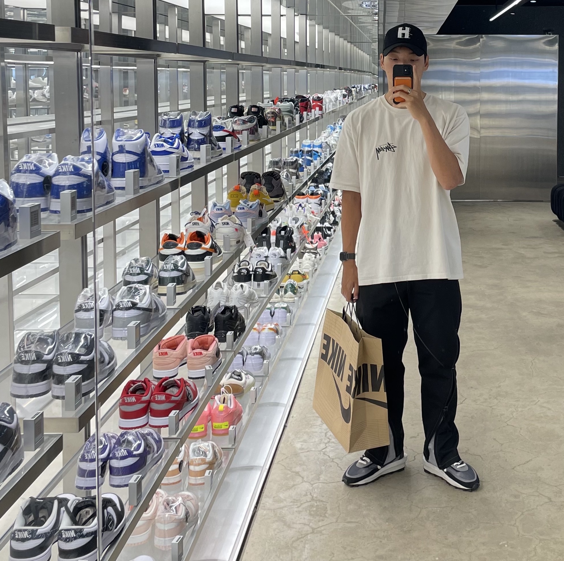Nike x Sacai LDWaffle Black 착용 스타일