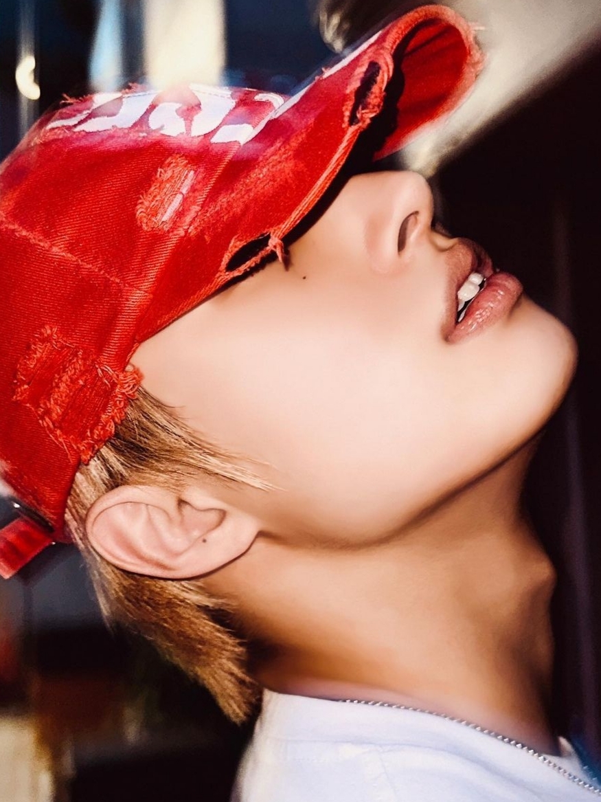 Diesel T-Just-E43 T-Shirt with Graphic Logo Print White, Diesel C-Ewan Baseball Cap with Diesel Lettering Red 착용 스타일 - 4