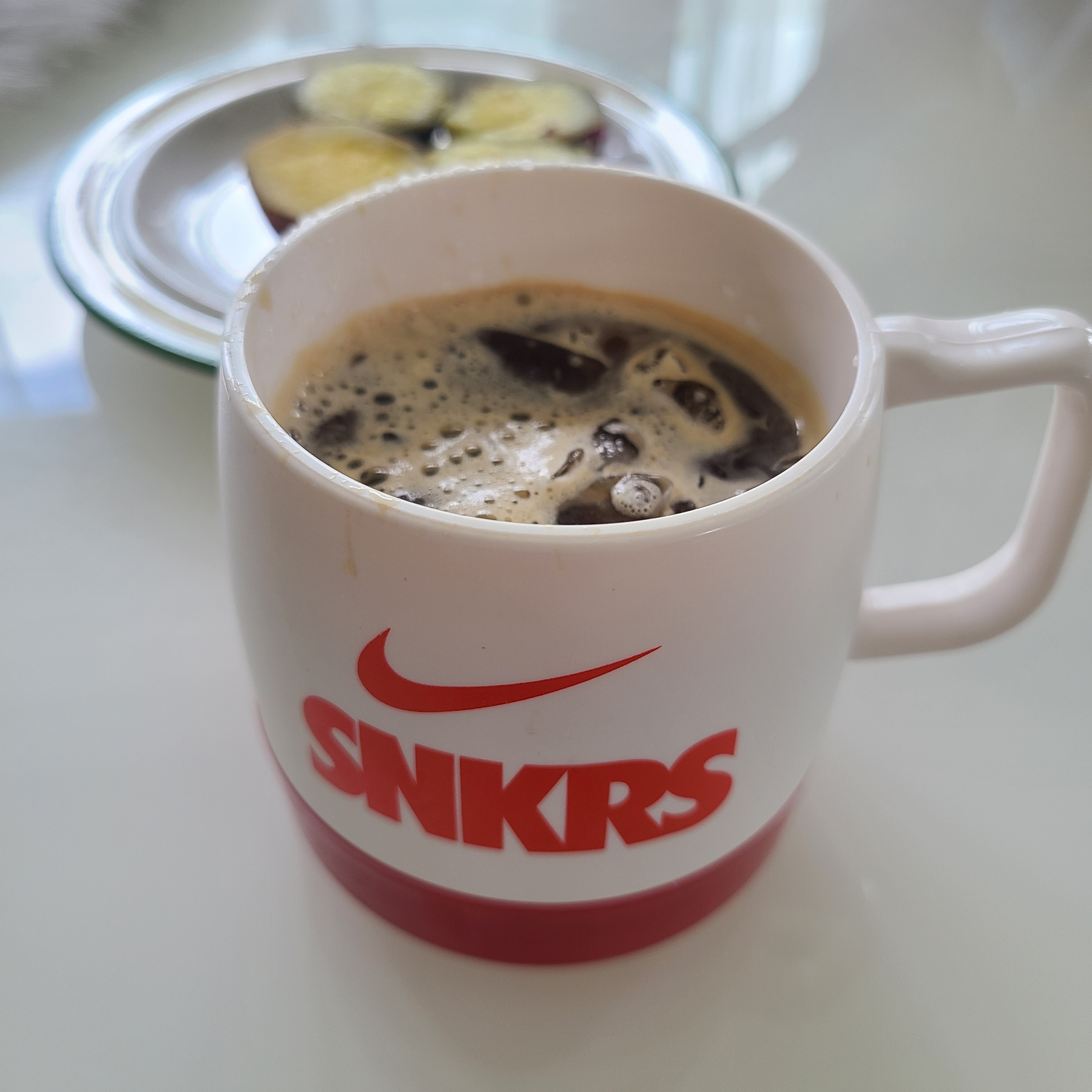 Helinox x Nike SNKRS Lounge Souvenir Dinex Mug White 착용 스타일