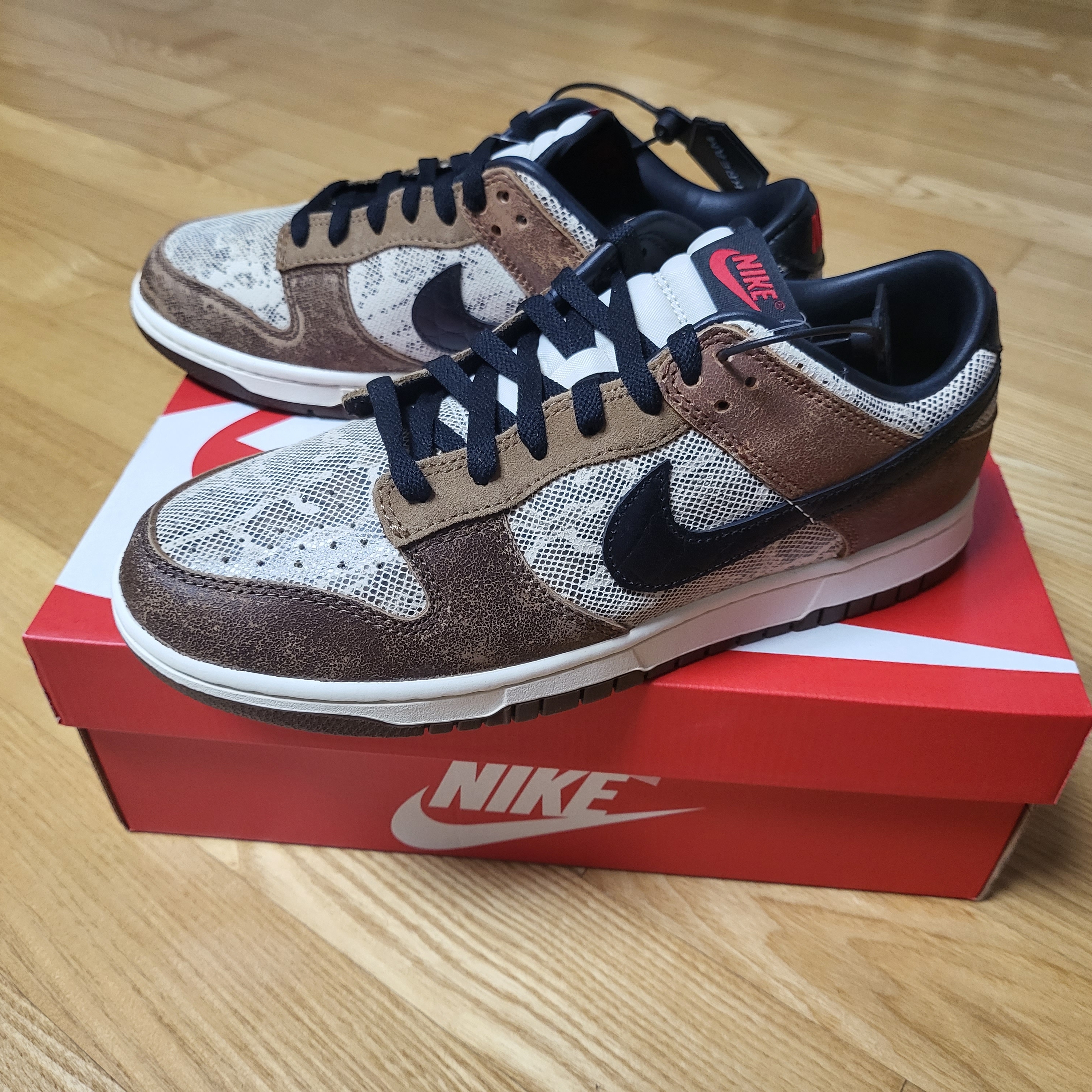 Nike Dunk Low PRM Head to Head 착용 스타일 - 1