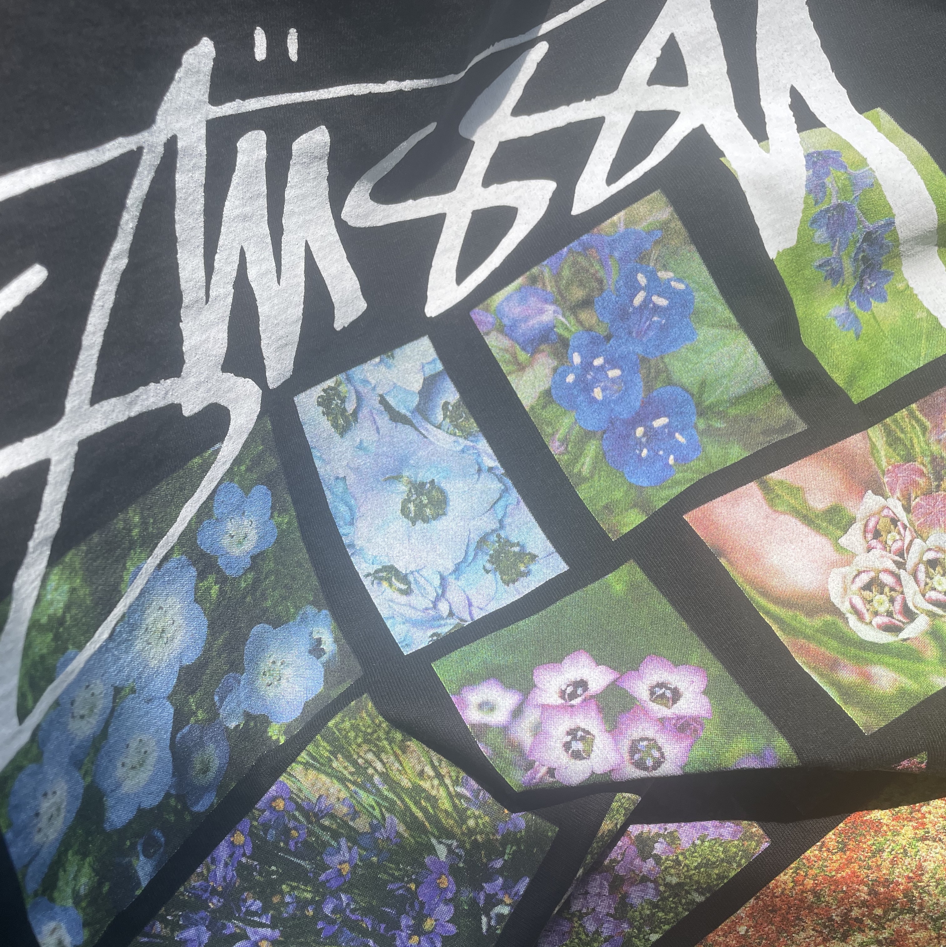 Stussy Flower Grid Pigment Dyed T-Shirt Black 착용 스타일