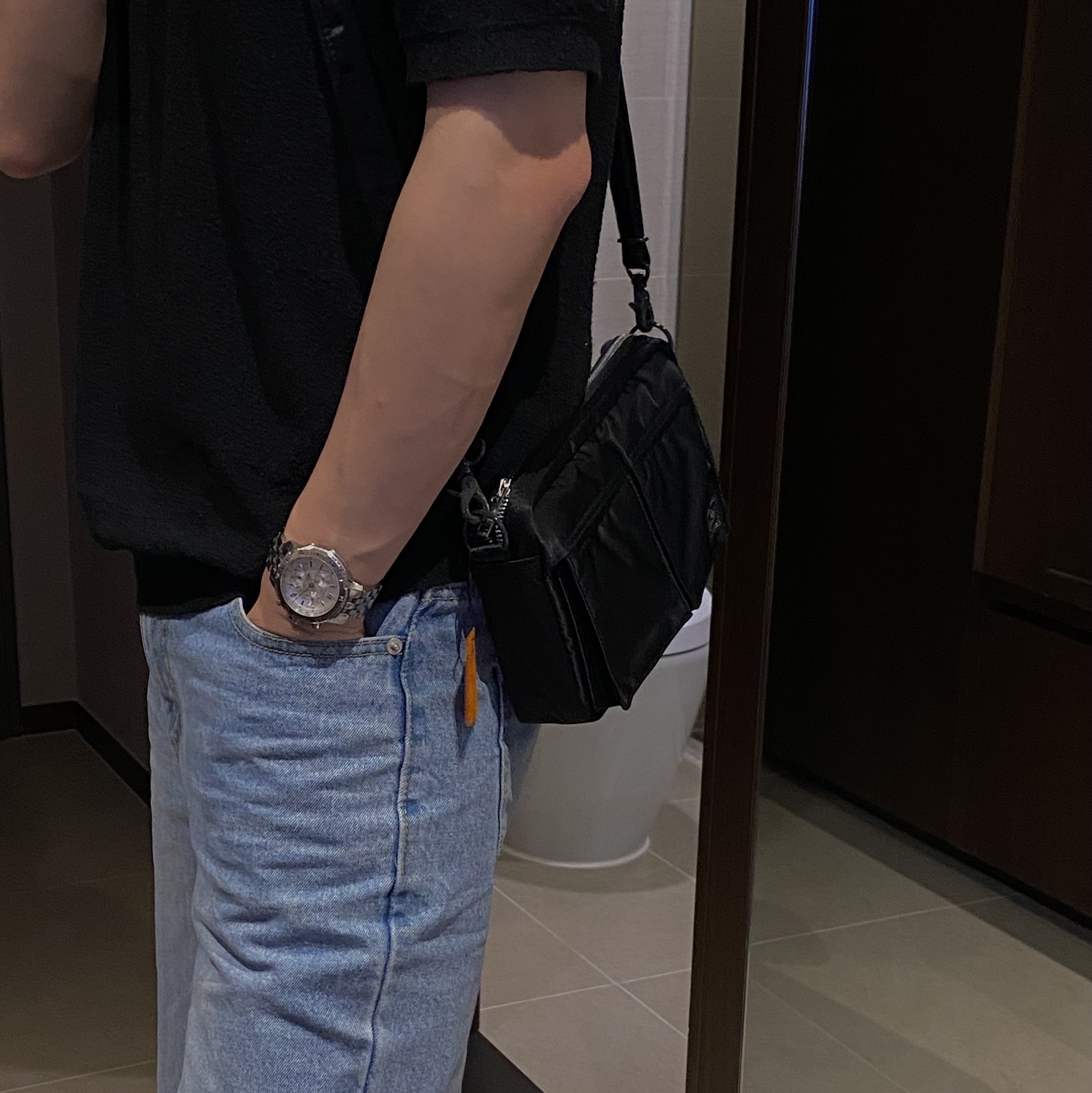 Porter Tanker Shoulder Bag Black 착용 스타일 - 2