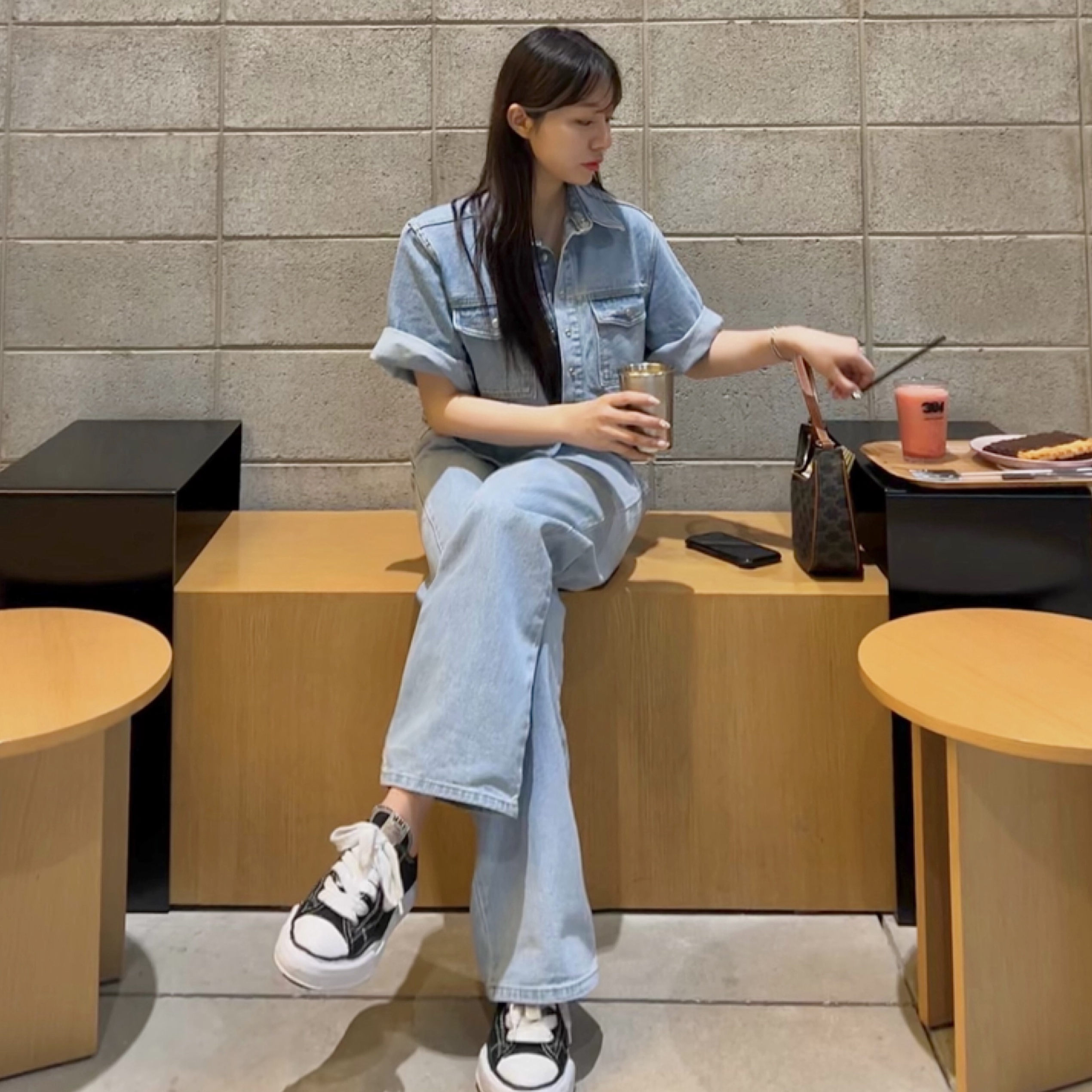 Maison Mihara Yasuhiro Peterson OG Sole Canvas Low Sneakers Black, Celine Ava Bag in Triomphe Canvas and Calfskin Tan 착용 스타일