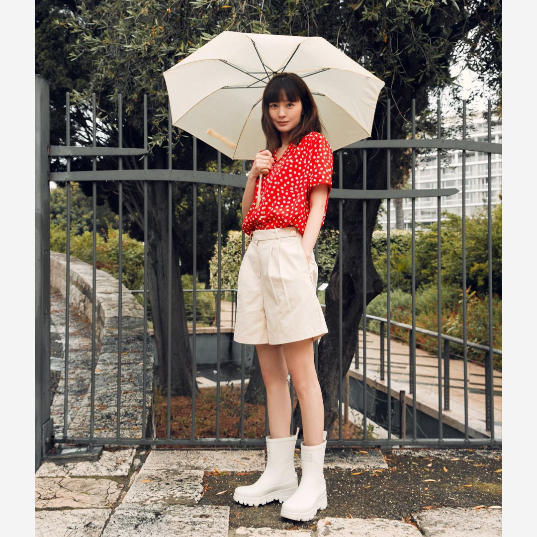 (W) Rockfishweatherwear Flatform Middle Rain Boots Cream 착용 스타일 - 2