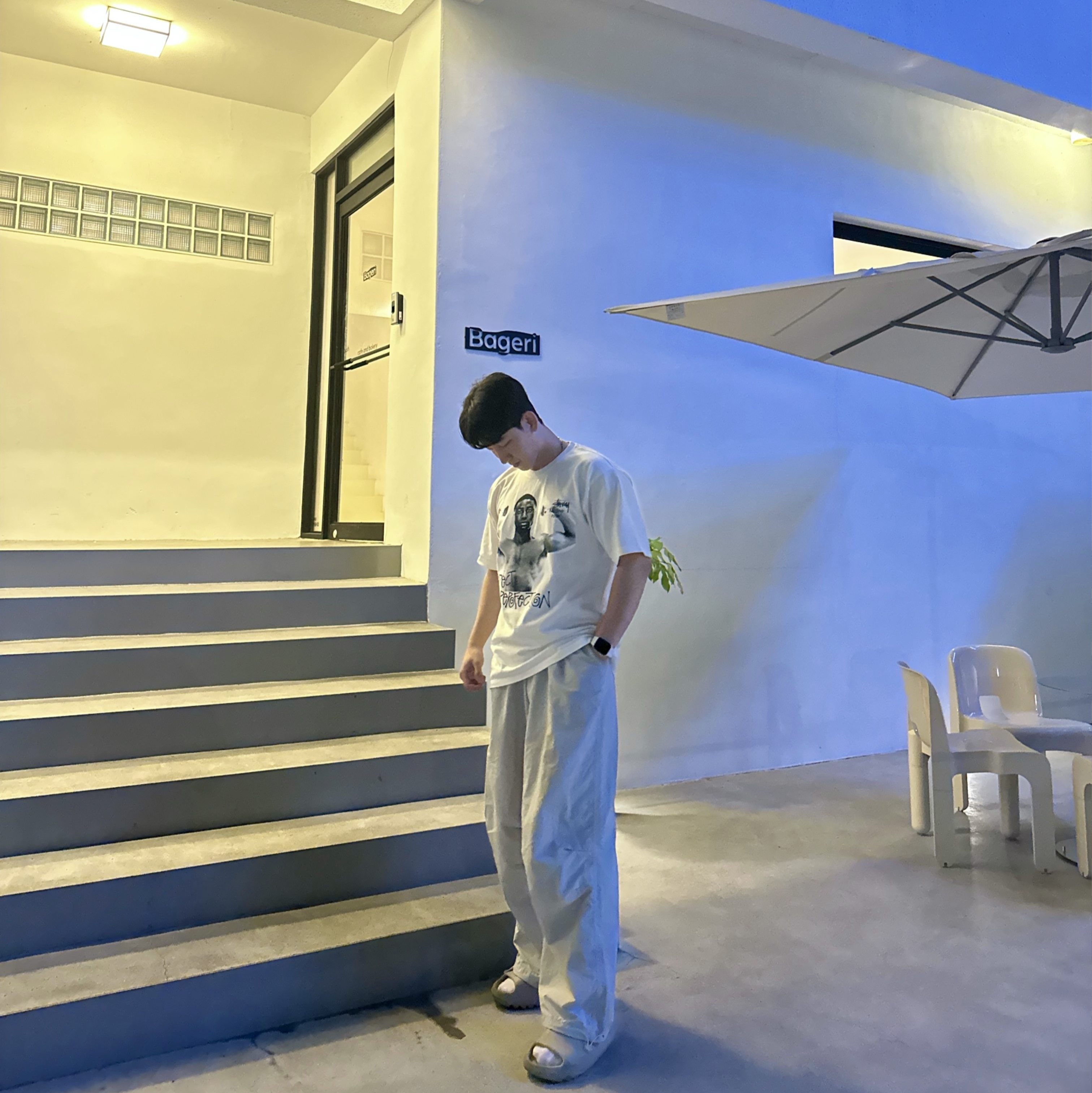Stussy x Martine Rose Stand Firm Pigment Dyed T-Shirt Natural, Adidas Yeezy Slide Pure - Re-Release Ver. 착용 스타일 - 1