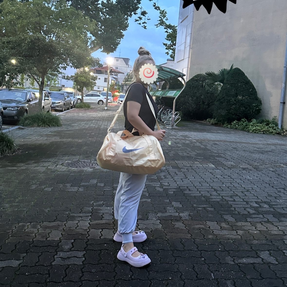 Nike Gym Club Duffle Bag 24L Pale Vanilla 착용 스타일 - 1