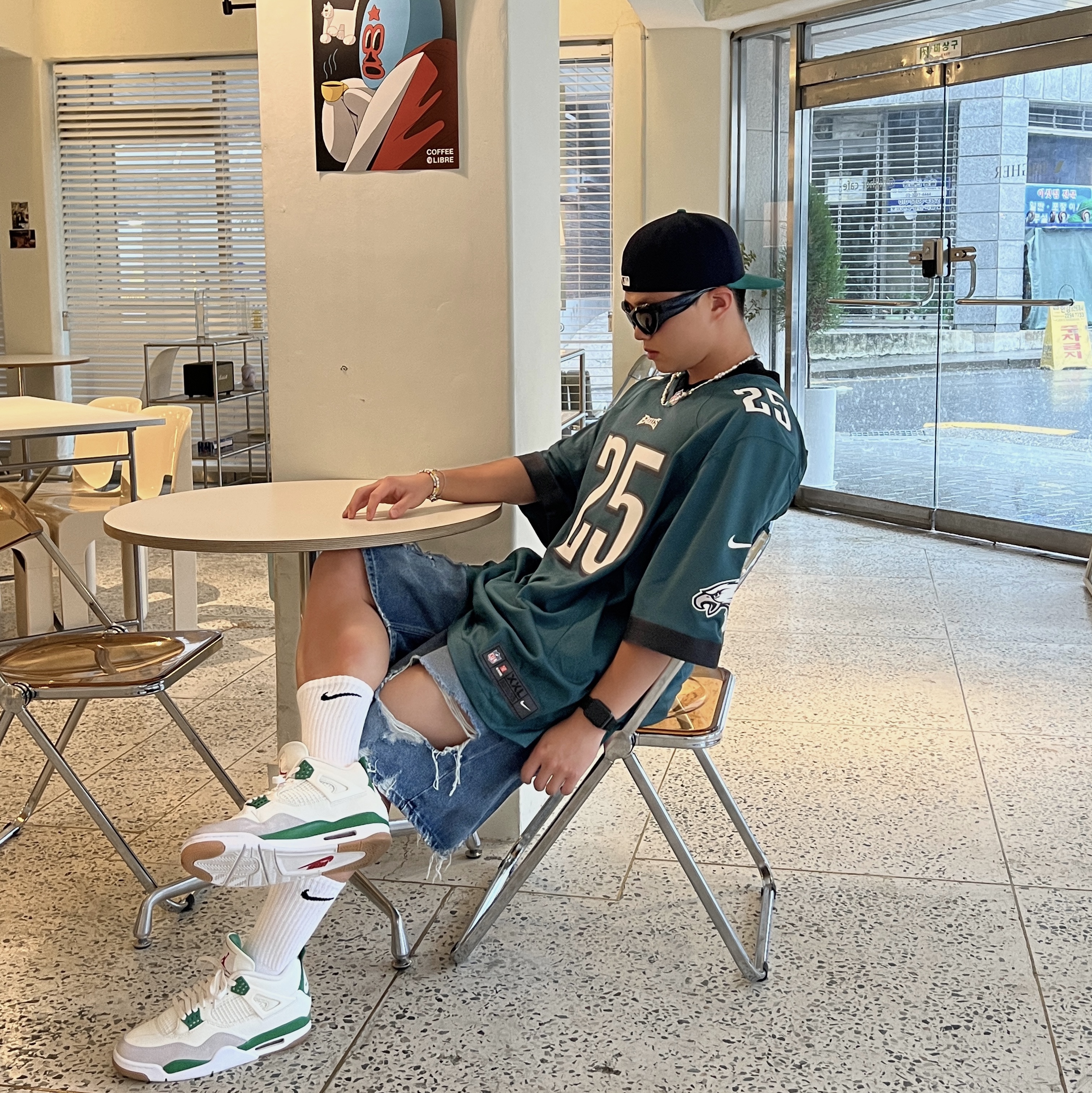 Jordan 4 x Nike SB Retro SP Pine Green 착용 스타일
