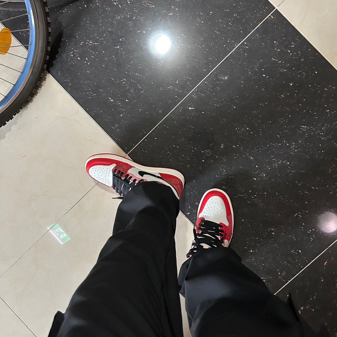 Jordan 1 Retro High Spider-Man Next Chapter 착용 스타일 - 2