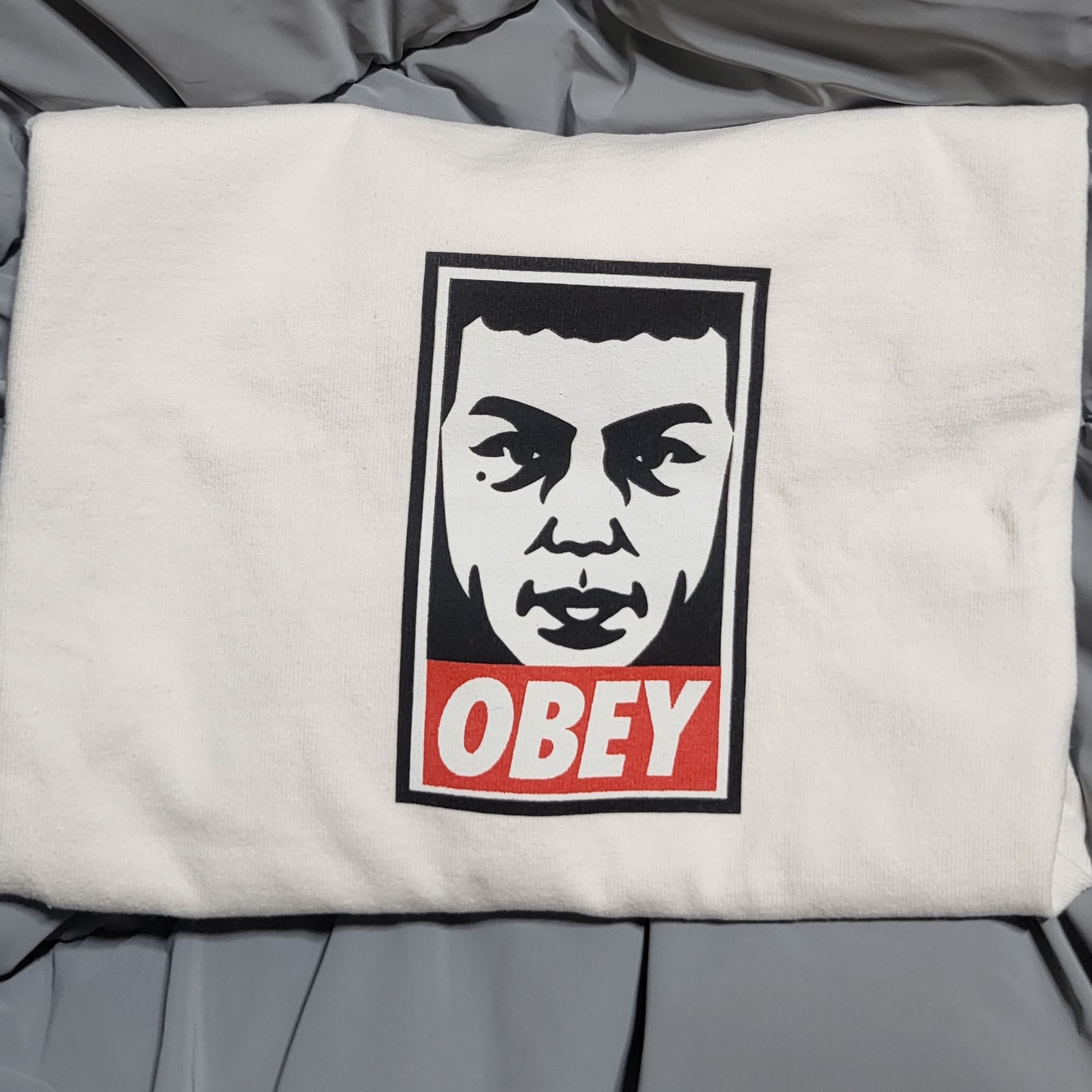 IAB Studio x Obey Beenzino Icon T-Shirt White 착용 스타일