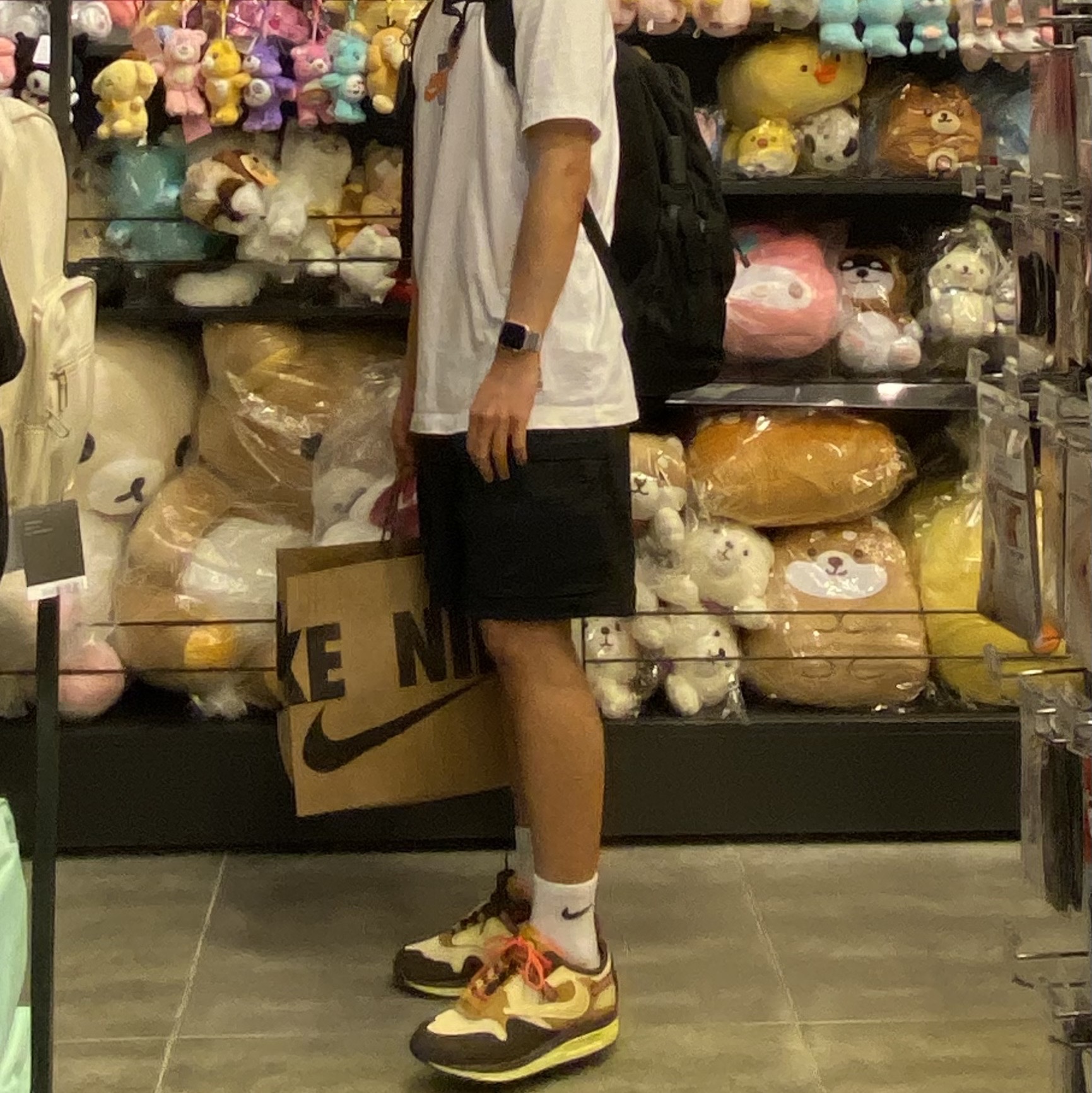 Nike x Travis Scott Air Max 1 Cact.us Brown 착용 스타일