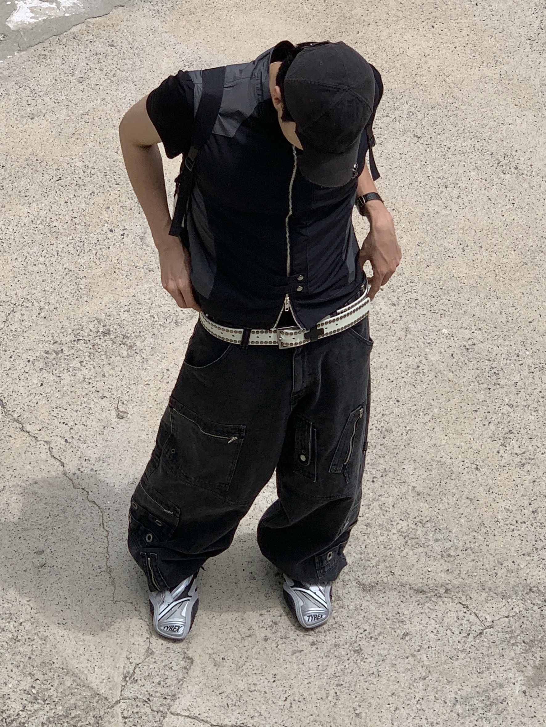 Balenciaga Tyrex Sneakers Black Grey, Project G/R Flight Denim Pants Black 착용 스타일 - 1