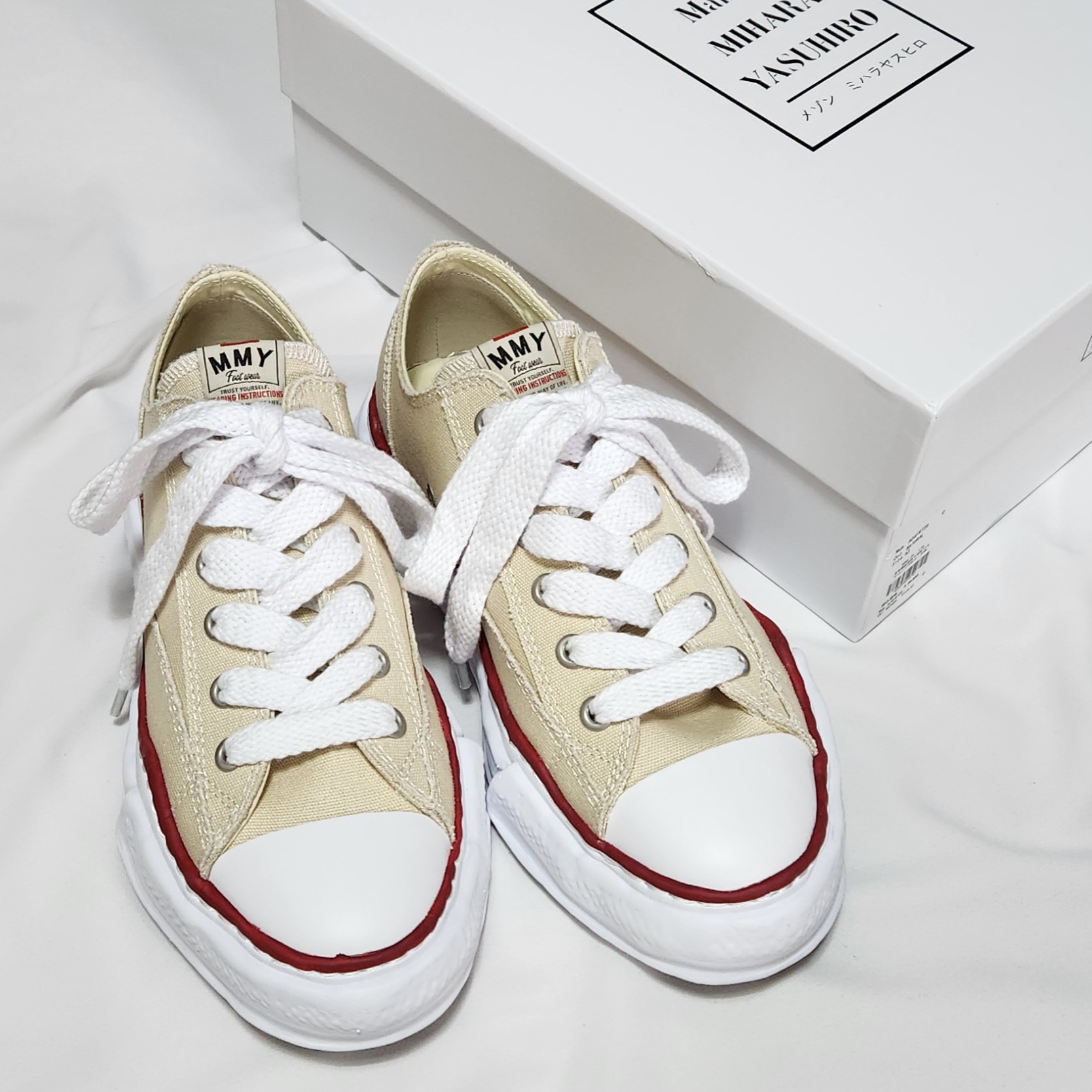 Maison Mihara Yasuhiro Peterson OG Sole Canvas Low-top Sneakers Natural 착용 스타일 - 1