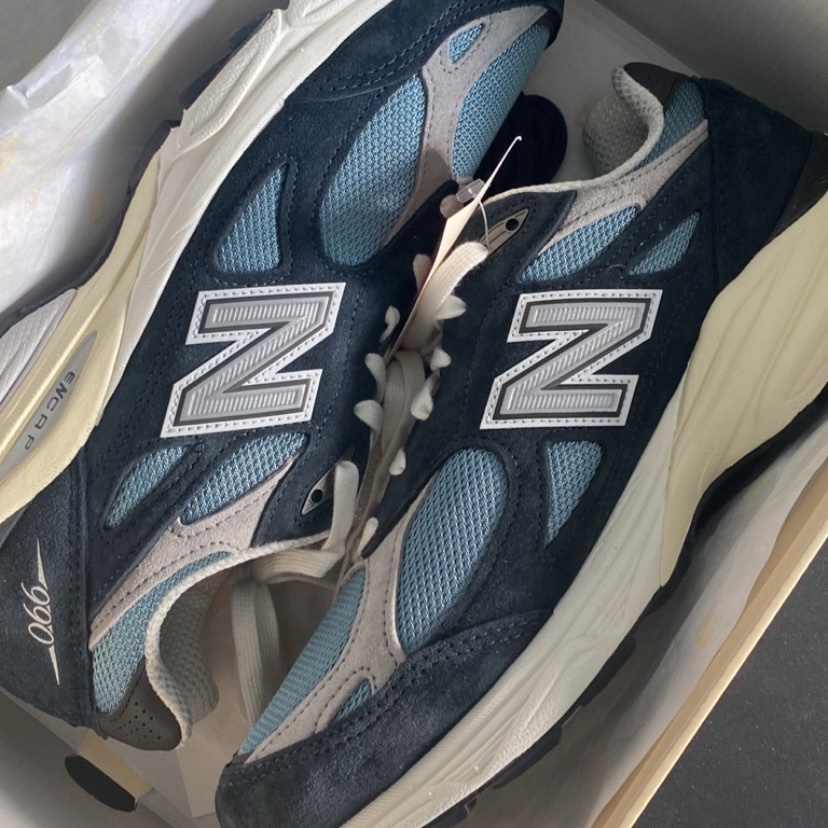 New Balance 990v3 Made in USA Navy Spring Tide 착용 스타일