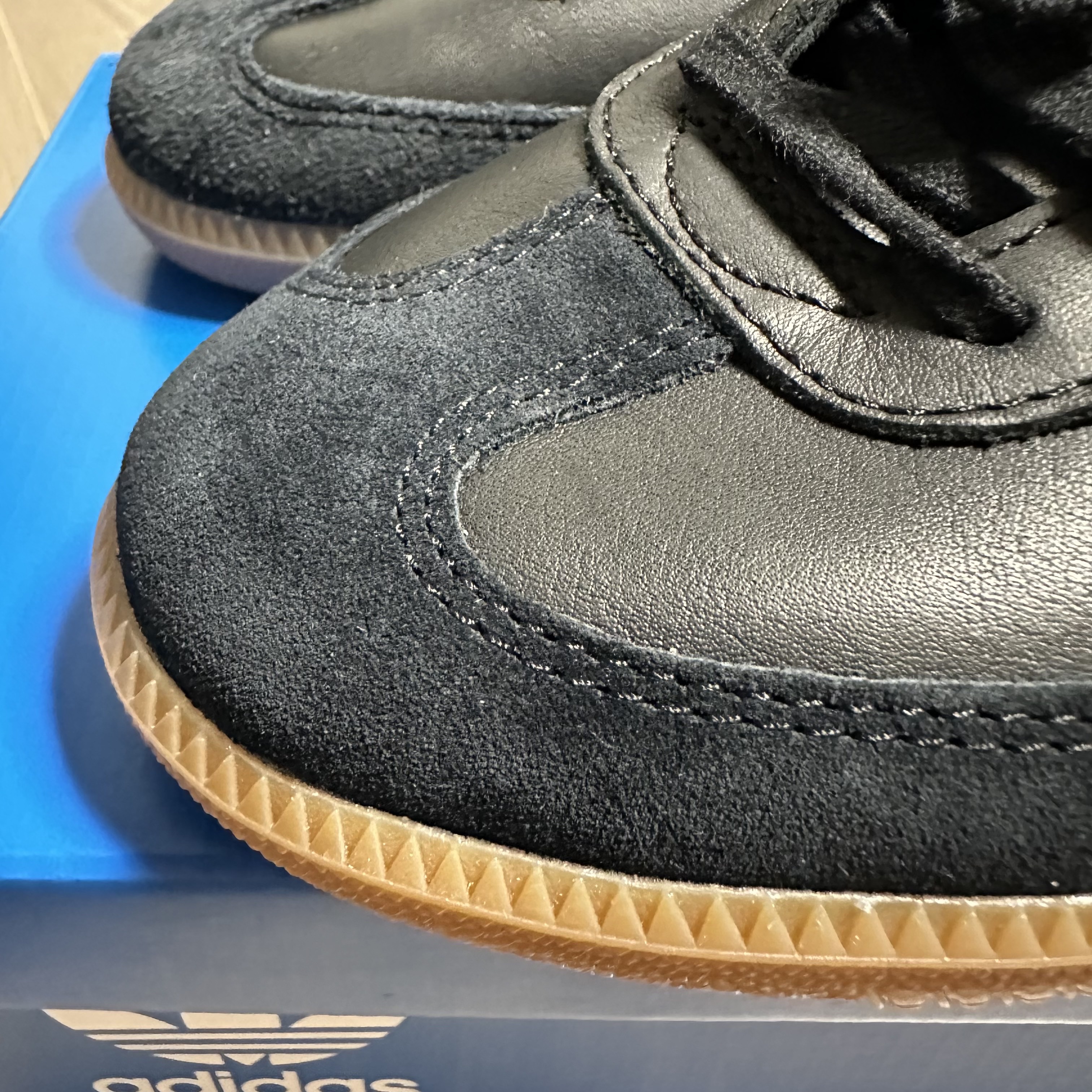 Adidas Samba Decon Core Black 착용 스타일 - 2