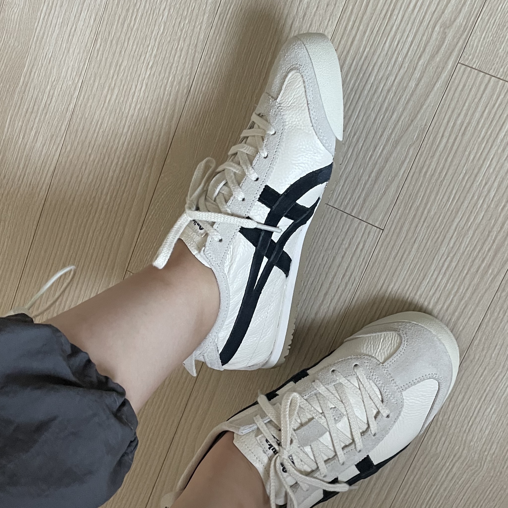 Onitsuka Tiger Mexico 66 Vintage White Black 착용 스타일