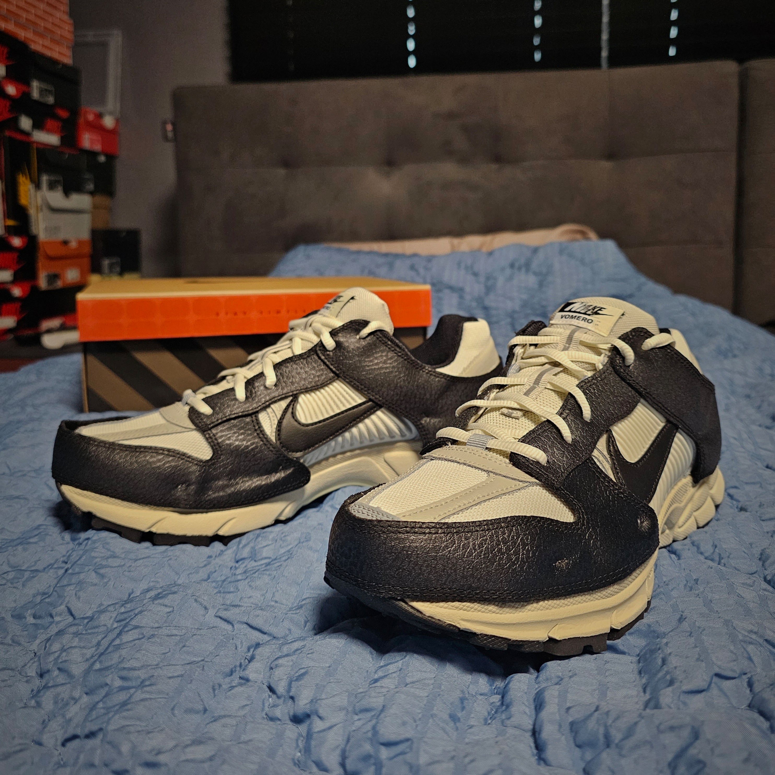 (W) Nike Zoom Vomero 5 Wolf Grey and Black 착용 스타일 - 2