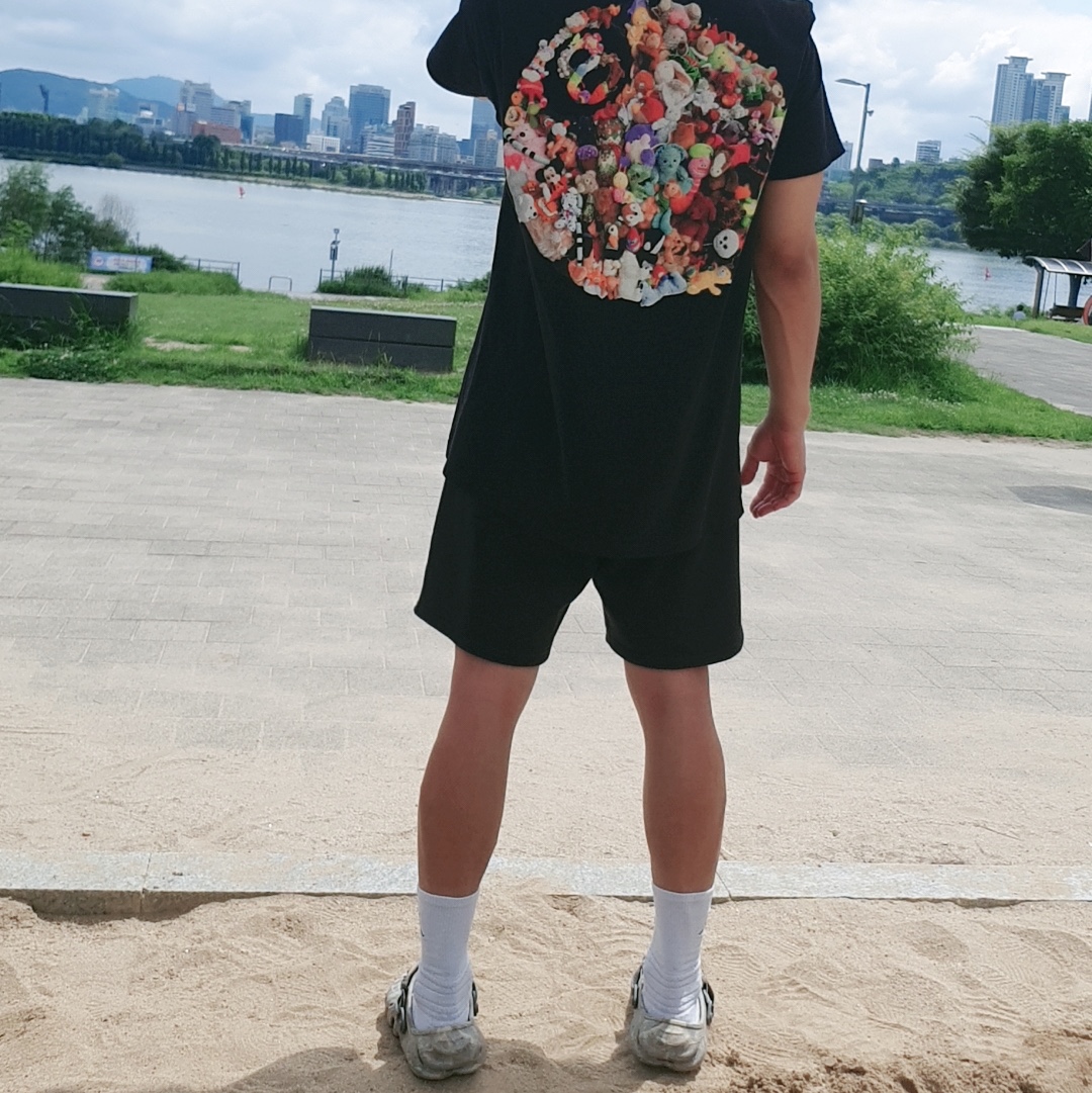 Stussy Plush T-Shirt Black 착용 스타일