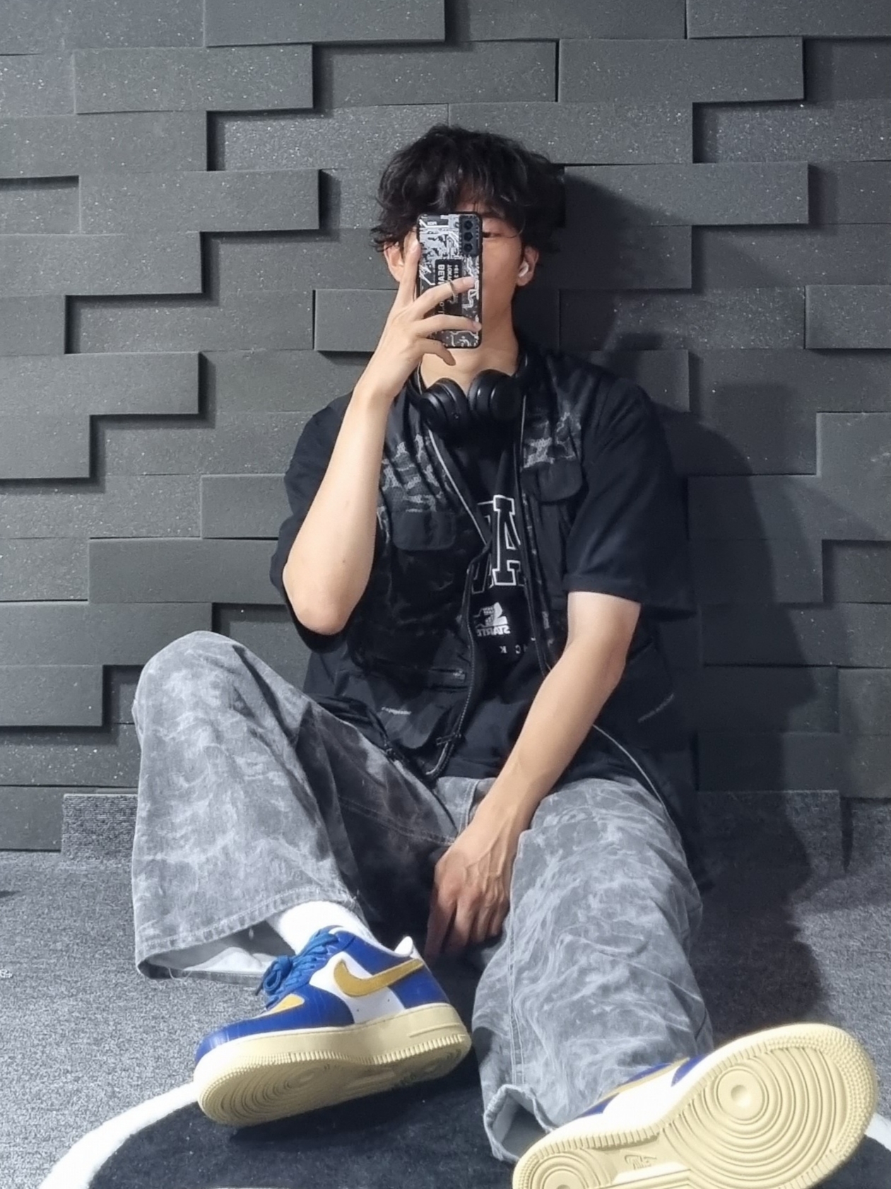 Stussy 8 Ball Rug Black, Beats Studio 3 Wireless Over Ear Headphone Matt Black (Korean Ver.) 착용 스타일 - 2