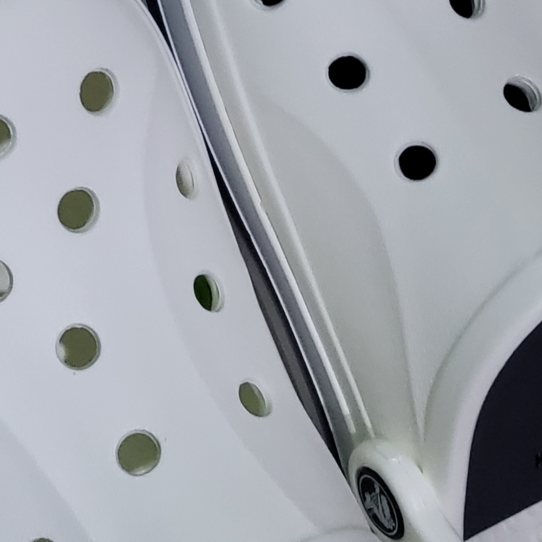 Crocs Bayaband Clog White Navy 착용 스타일