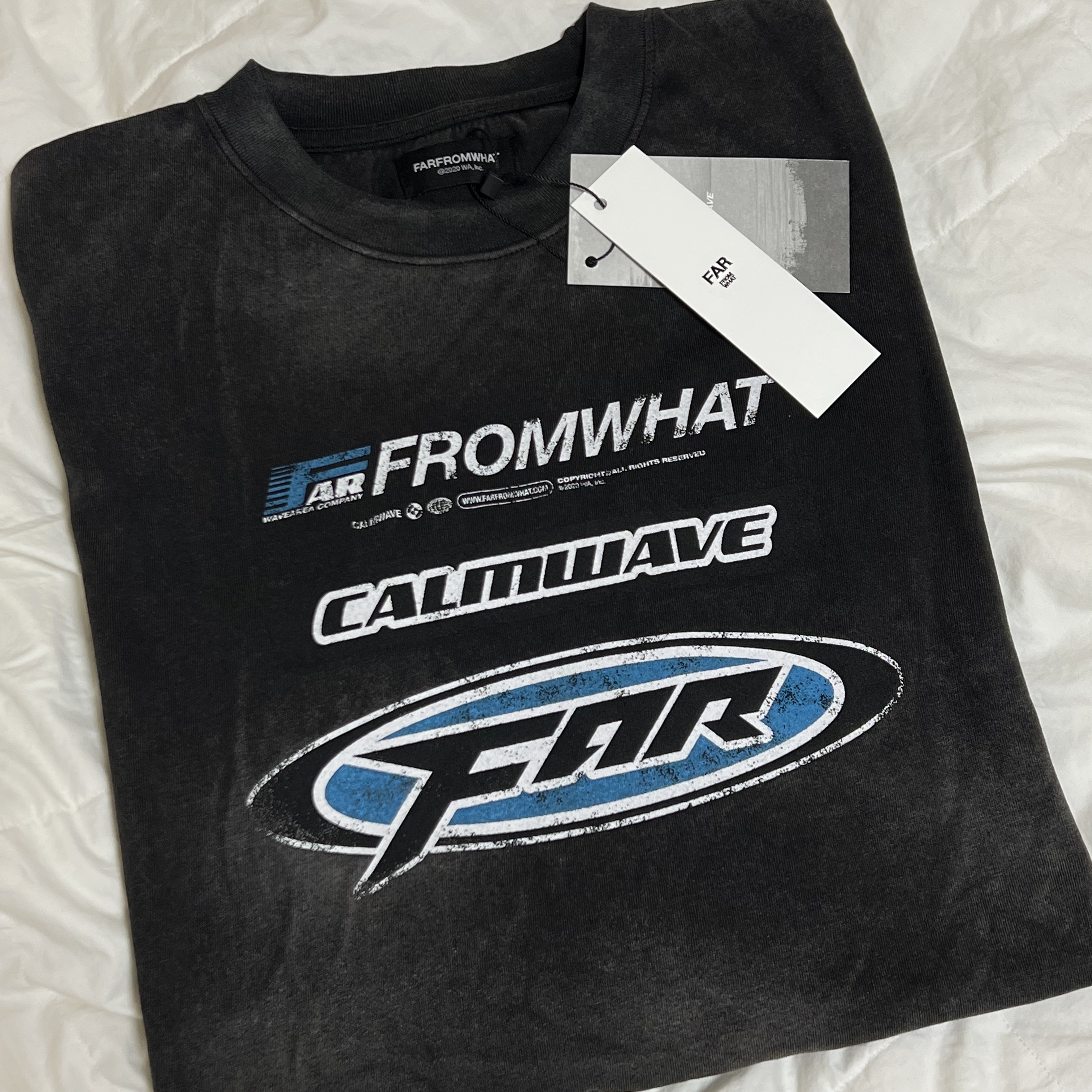 Farfromwhat Far Washed Logo T-Shirt Black 착용 스타일