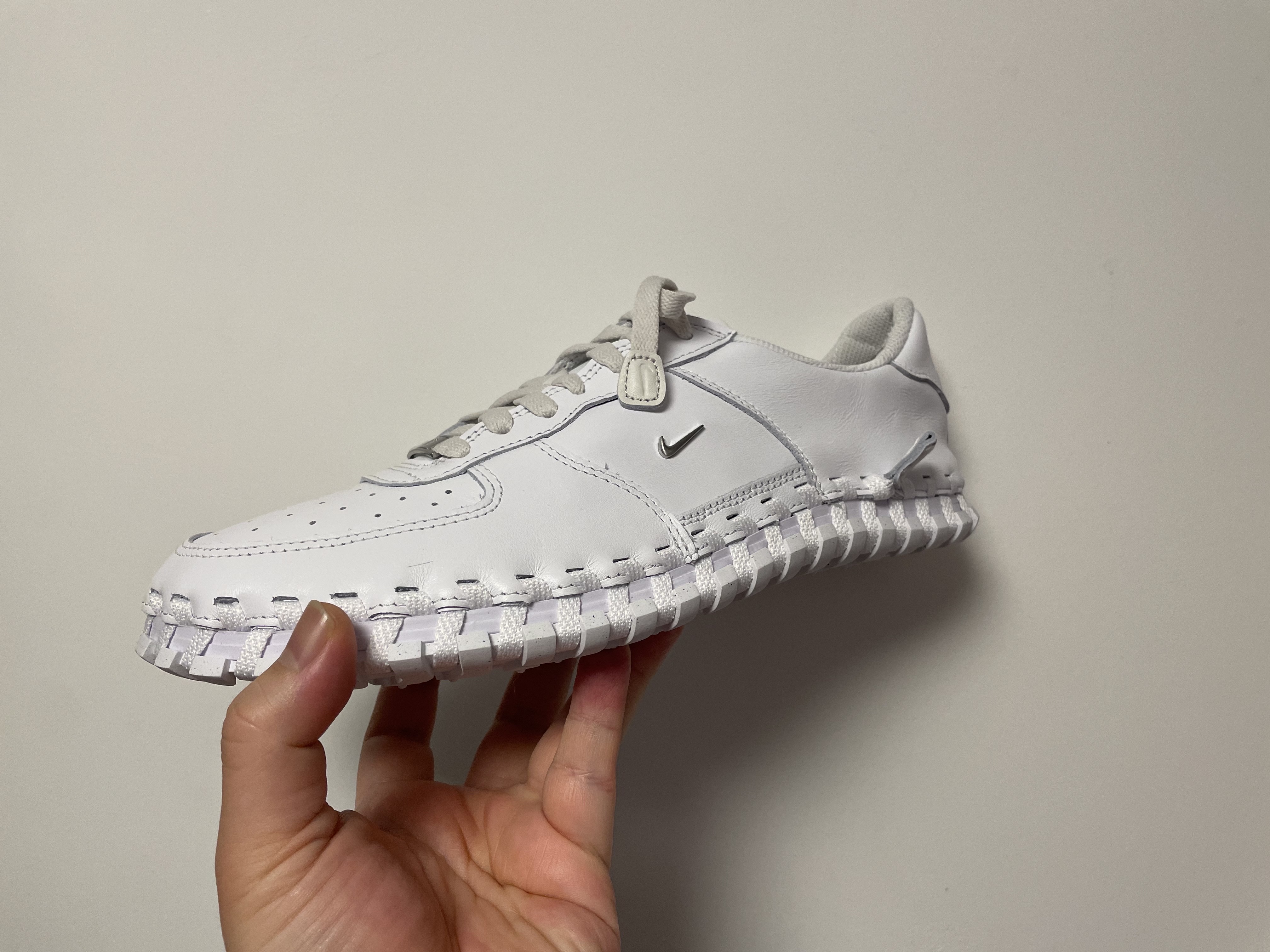 Nike x Jacquemus J Force 1 Low LX SP White 착용 스타일 - 3