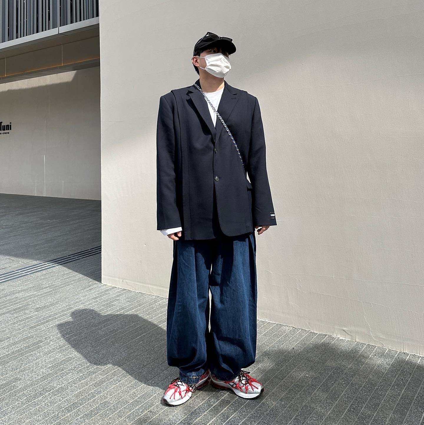 Asics x Rokh Gel-Kinsei OG White Black Red, Zara x Ader Error Wide Leg Jeans Blue 착용 스타일