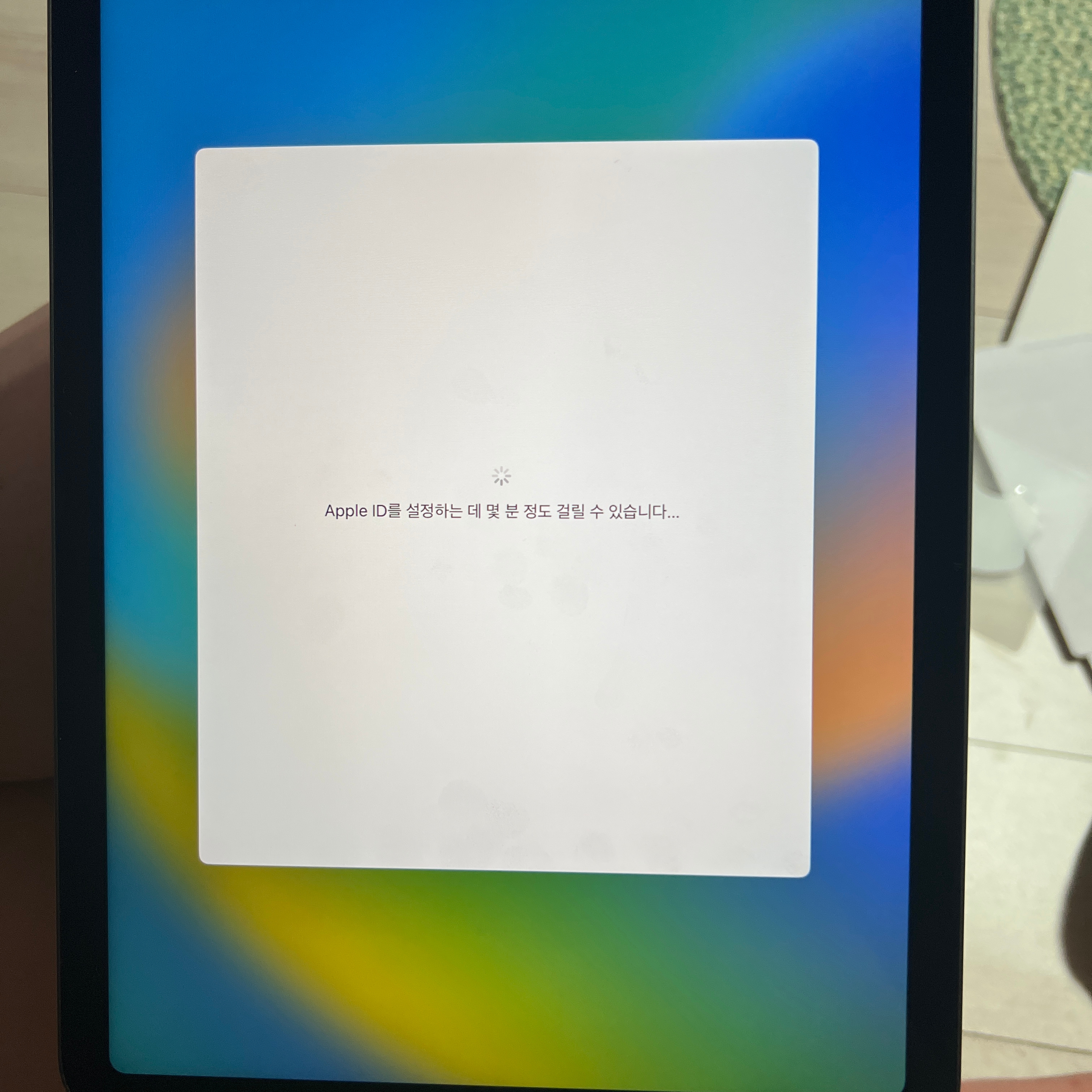 Apple iPad Air 5th Gen Wifi 64GB Space Gray (Korean Ver.) 착용 스타일 - 2