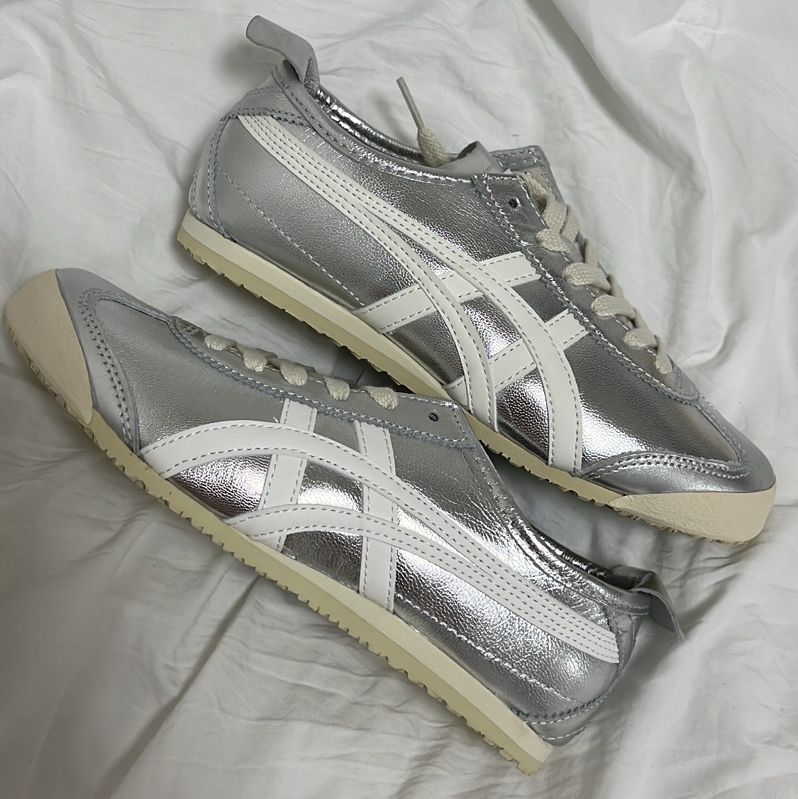 Onitsuka Tiger Mexico 66 White Silver 착용 스타일 - 1