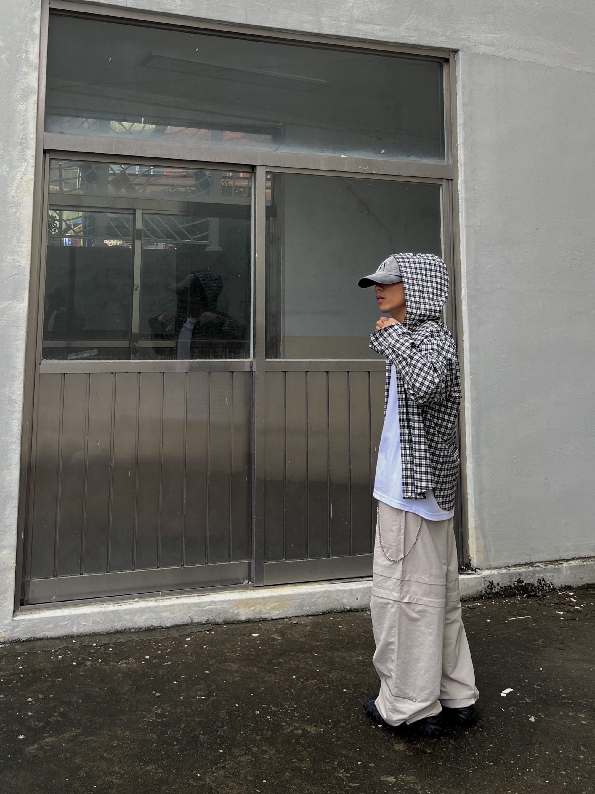 Oakley Factory Team x Brain Dead Chop Saw Black 착용 스타일 - 1