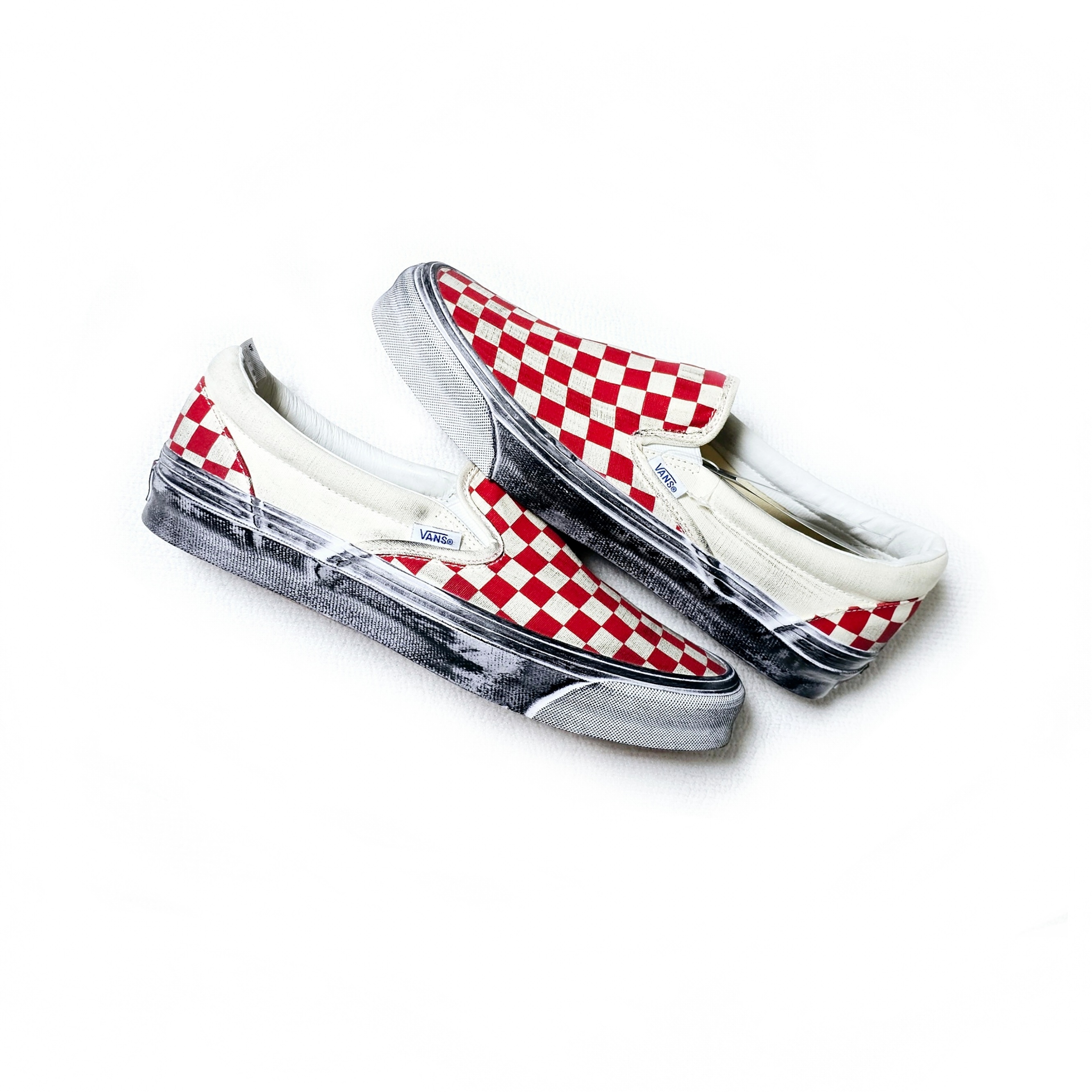 Vans Vault OG Classic Slip-On LX Stressed Red Checkerboard 착용 스타일 - 5