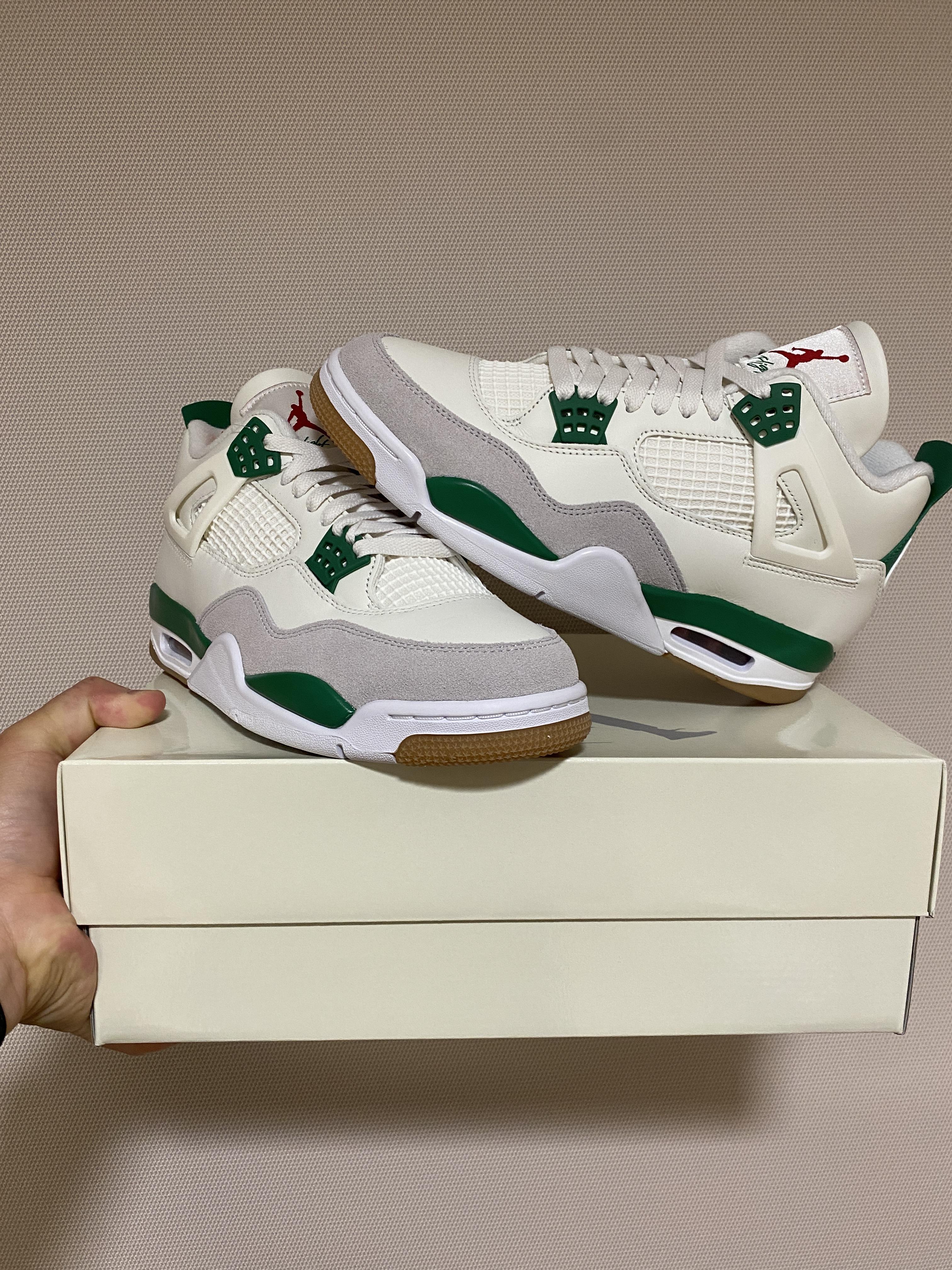 Jordan 4 x Nike SB Retro SP Pine Green 착용 스타일 - 2