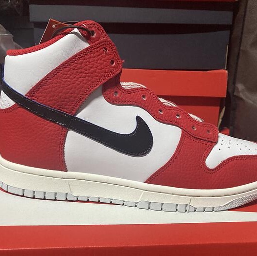 Nike Dunk High Retro University Red Game Royal 착용 스타일